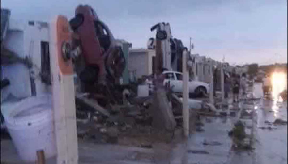 Tornado in Acuna on May 25, 2015 (Contributed, &amp;quot;Omega&amp;quot; from DelRioSoapbox.com)