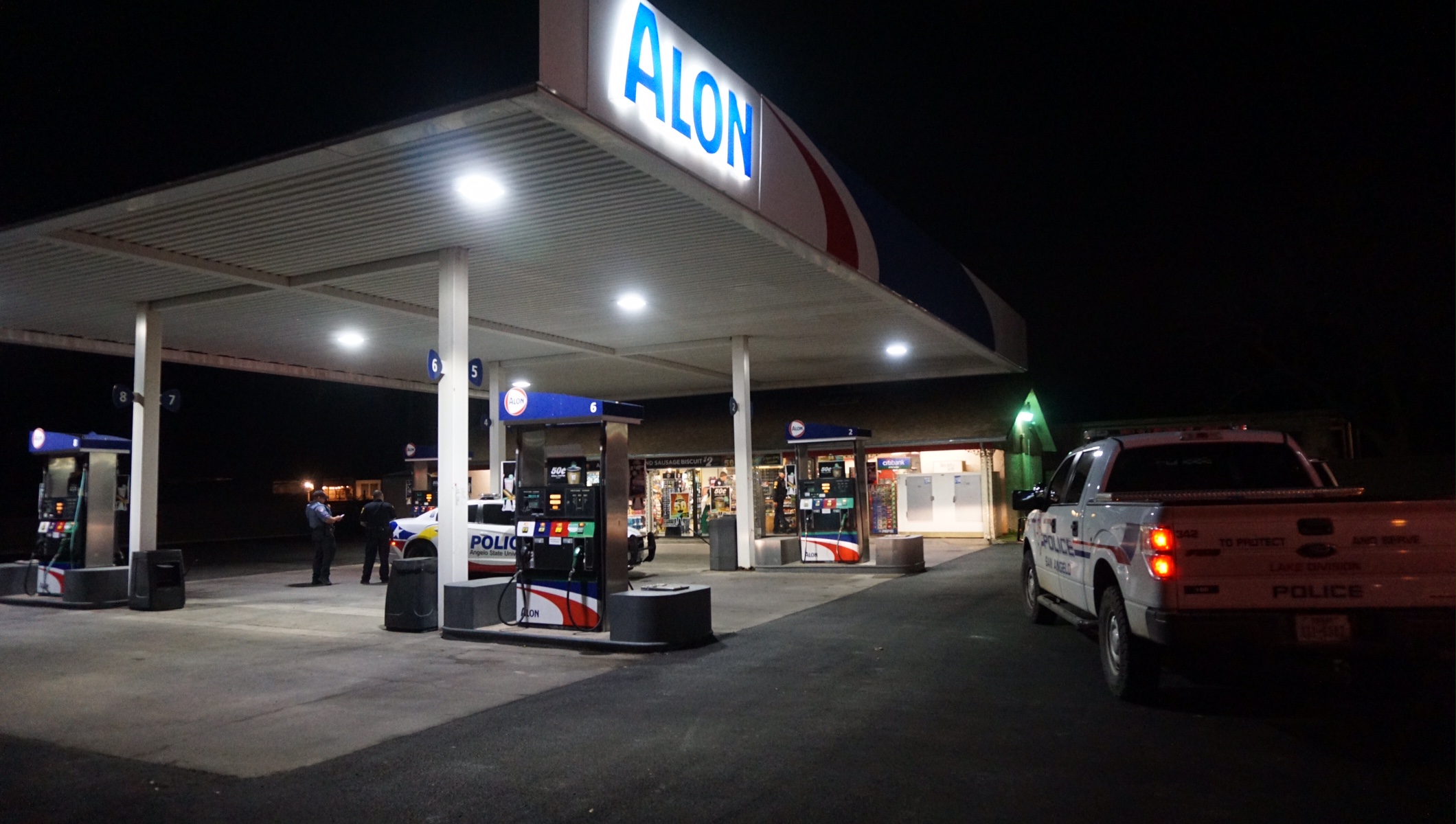 Burglary at 7-11/Alon (LIVE! Photo/John Basquez) Burglary at 7-11/Alon (LIVE! Photo/John Basquez)