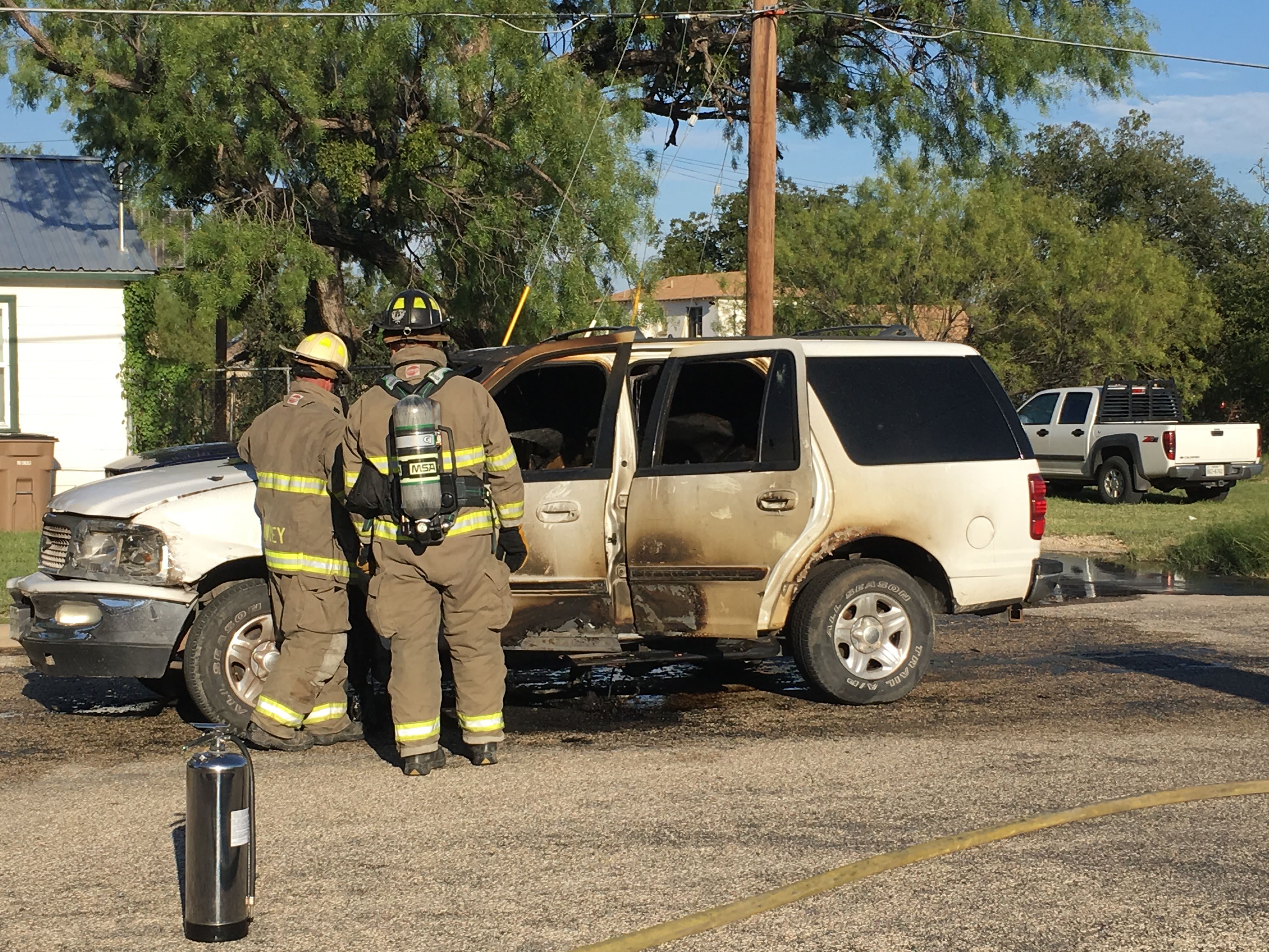 Vehicle fire in north San Angelo (LIVE! Photo/Stephanie Lindgren)