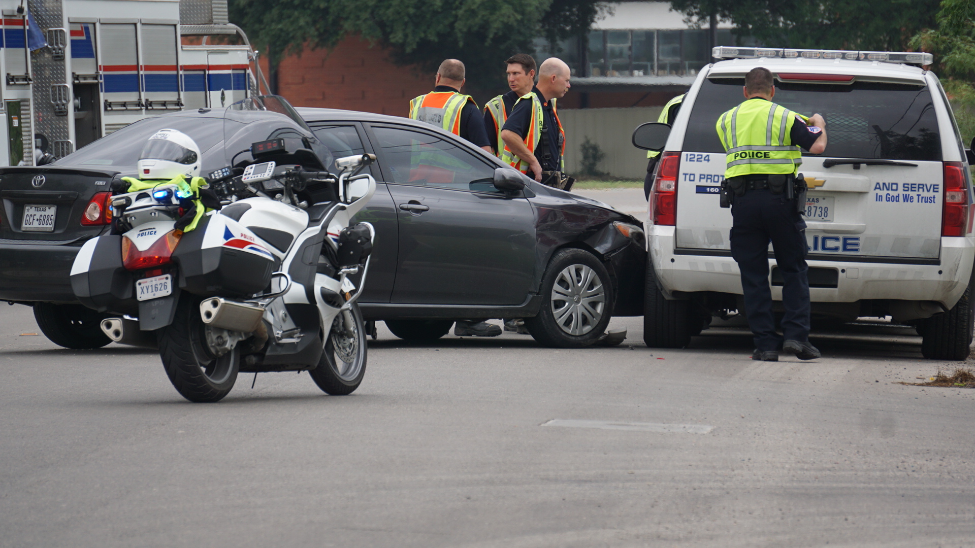 Crash on Spence and 14th St. (LIVE! Photo/Cameron Niblock) Crash on Spence and 14th St. (LIVE! Photo/Cameron Niblock)