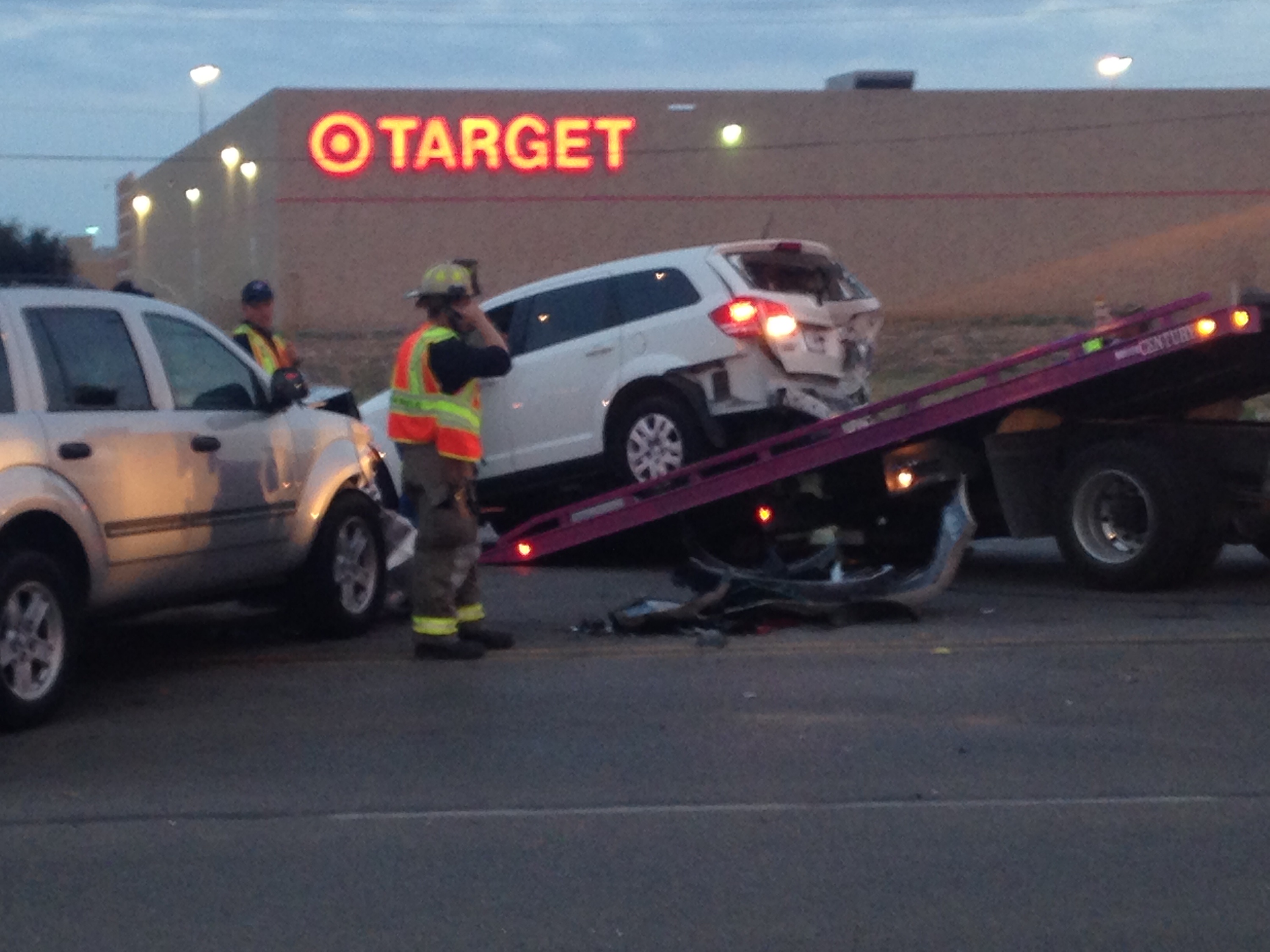 Crash on Sherwood and Sunset (LIVE! Photo/Cameron Niblock) Crash on Sherwood and Sunset (LIVE! Photo/Cameron Niblock)