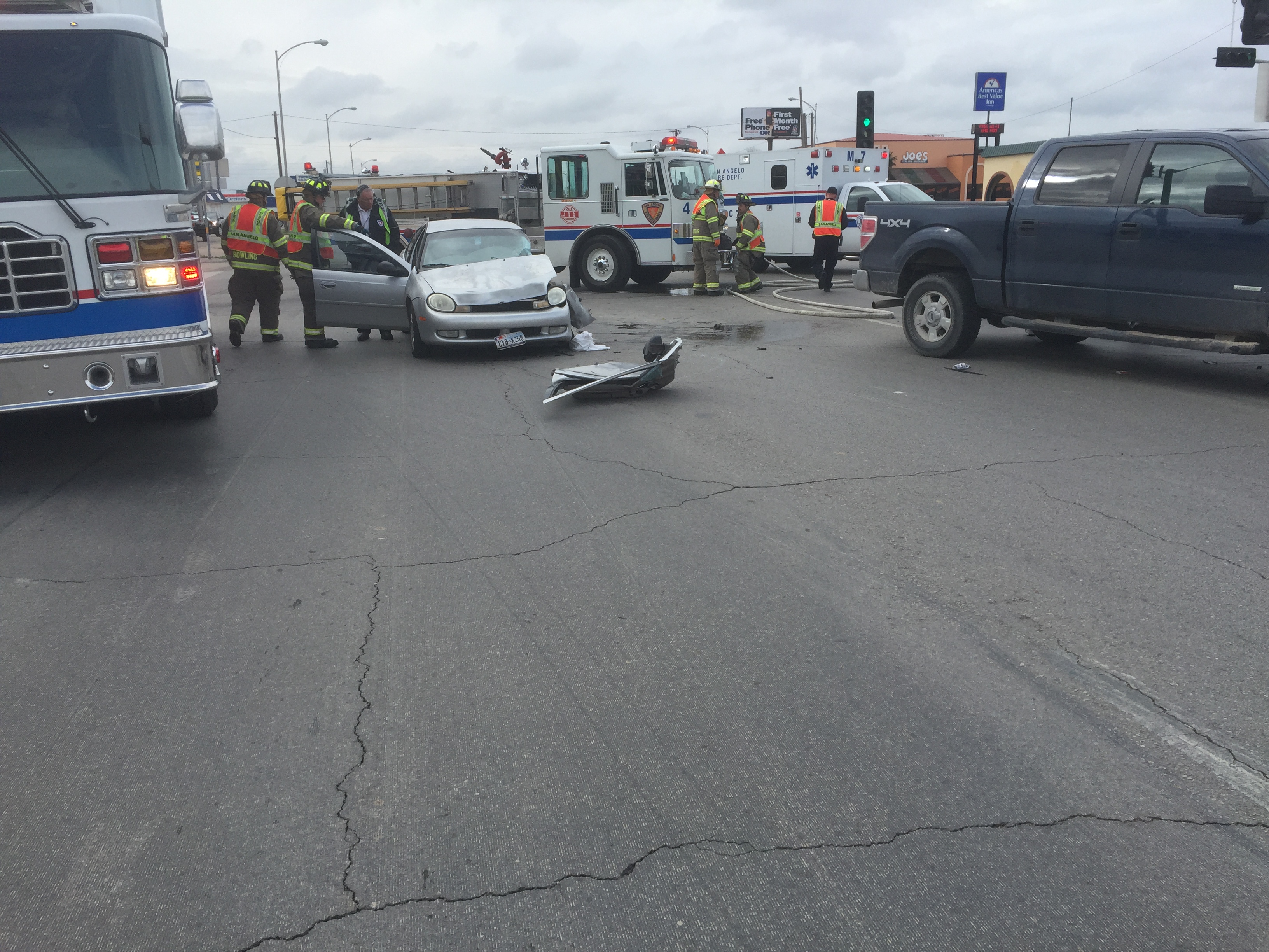 Crash on Bryant and Avenue L (LIVE! Photo/Brittany Clark) Crash on Bryant and Avenue L (LIVE! Photo/Brittany Clark)