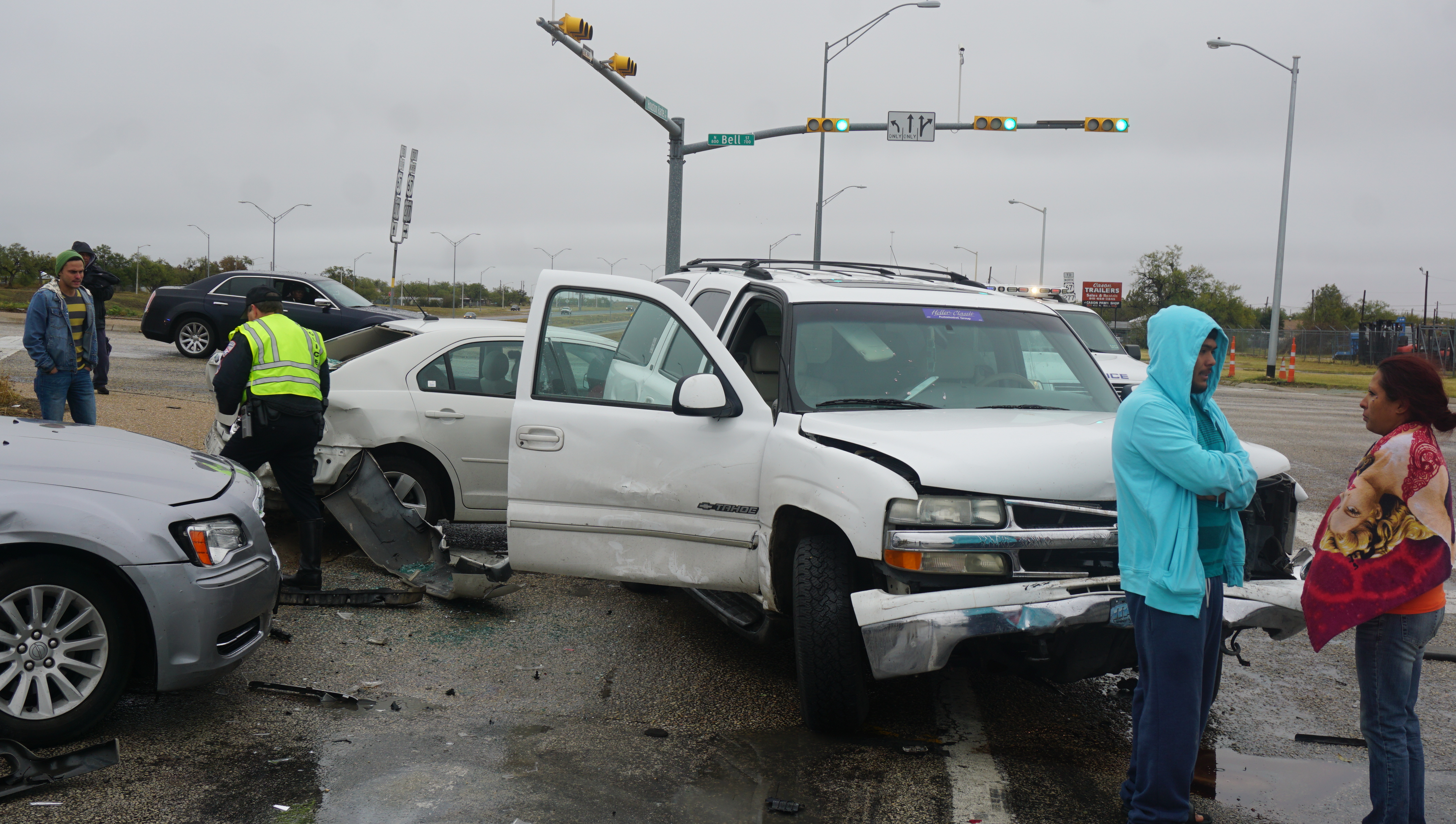 Crash on Bell St. and Houston Harte Frontage Rd._1(LIVE! Photo/John Basquez) Crash on Bell St. and Houston Harte Frontage Rd._1(LIVE! Photo/John Basquez)