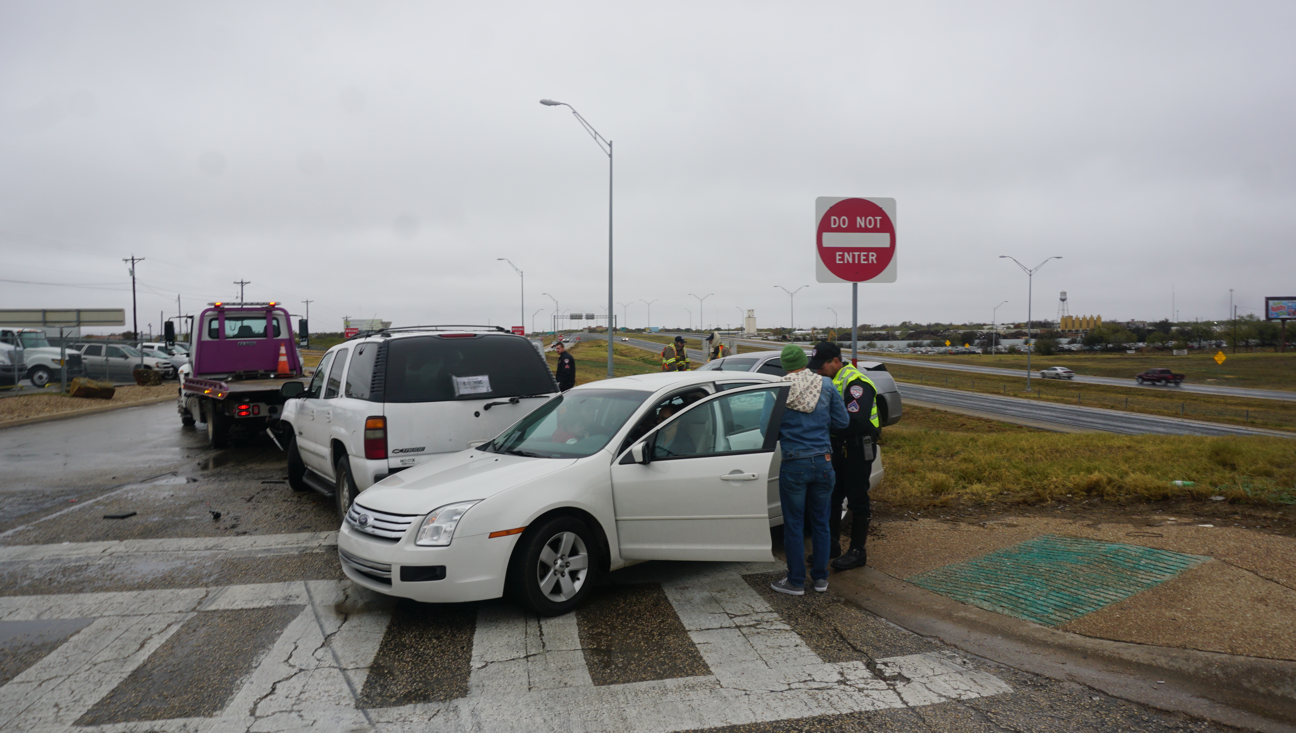 Crash on Bell St. and Houston Harte Frontage Rd._4(LIVE! Photo/John Basquez) Crash on Bell St. and Houston Harte Frontage Rd._4(LIVE! Photo/John Basquez)