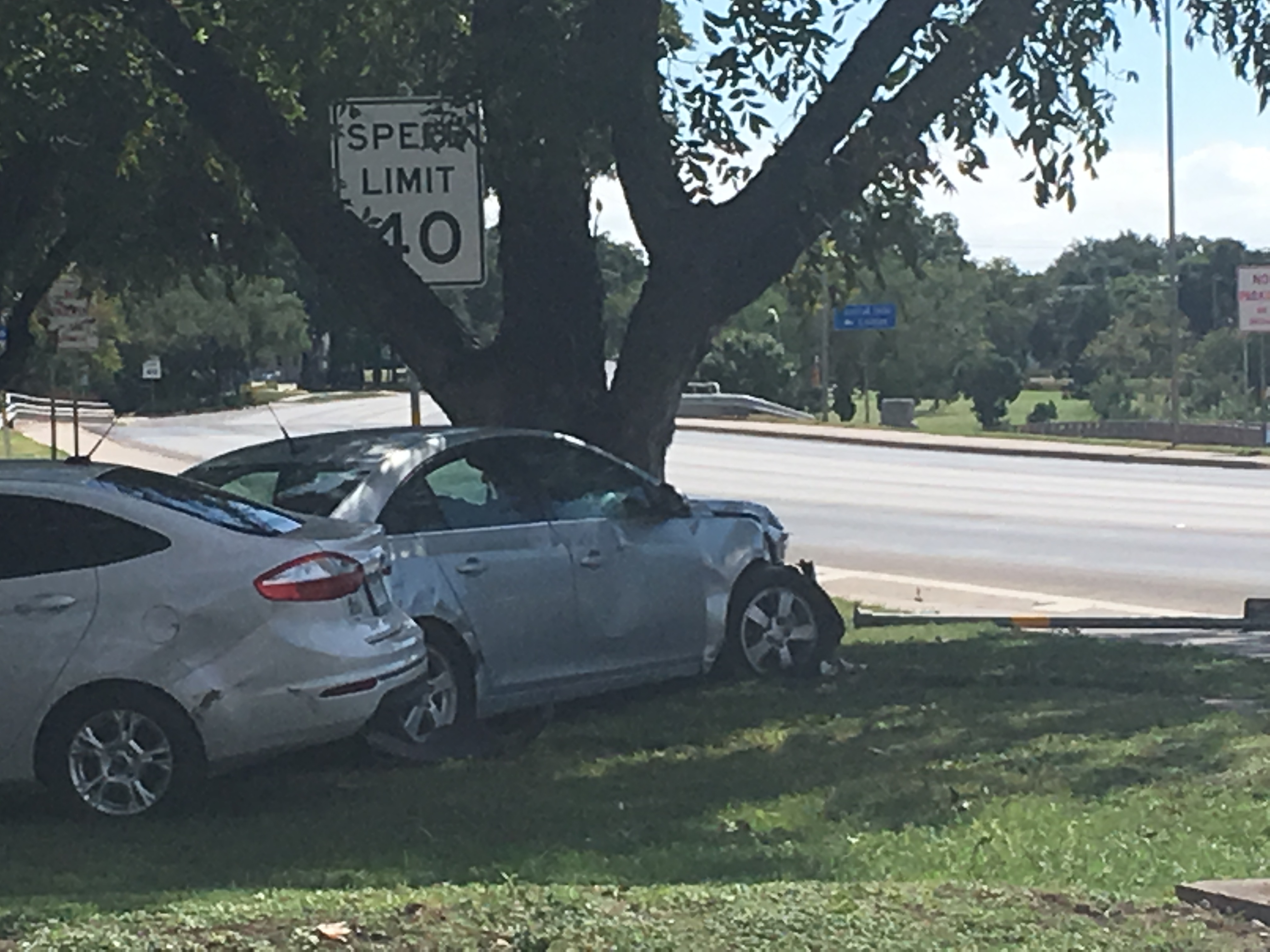 Crash on Abe and Concho (LIVE! Photo/Maura Ballard)