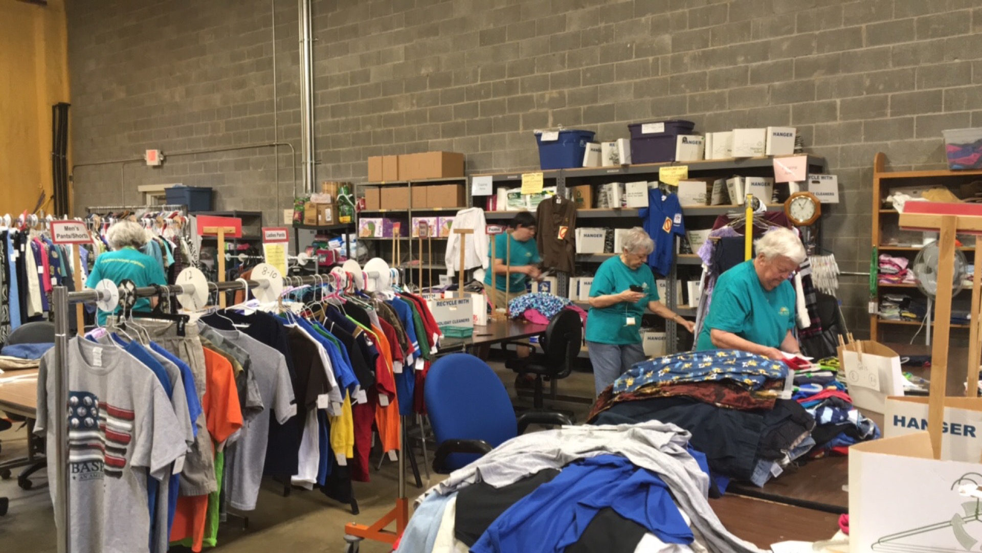 Rust Street Ministries Volunteers Maura Ballard)