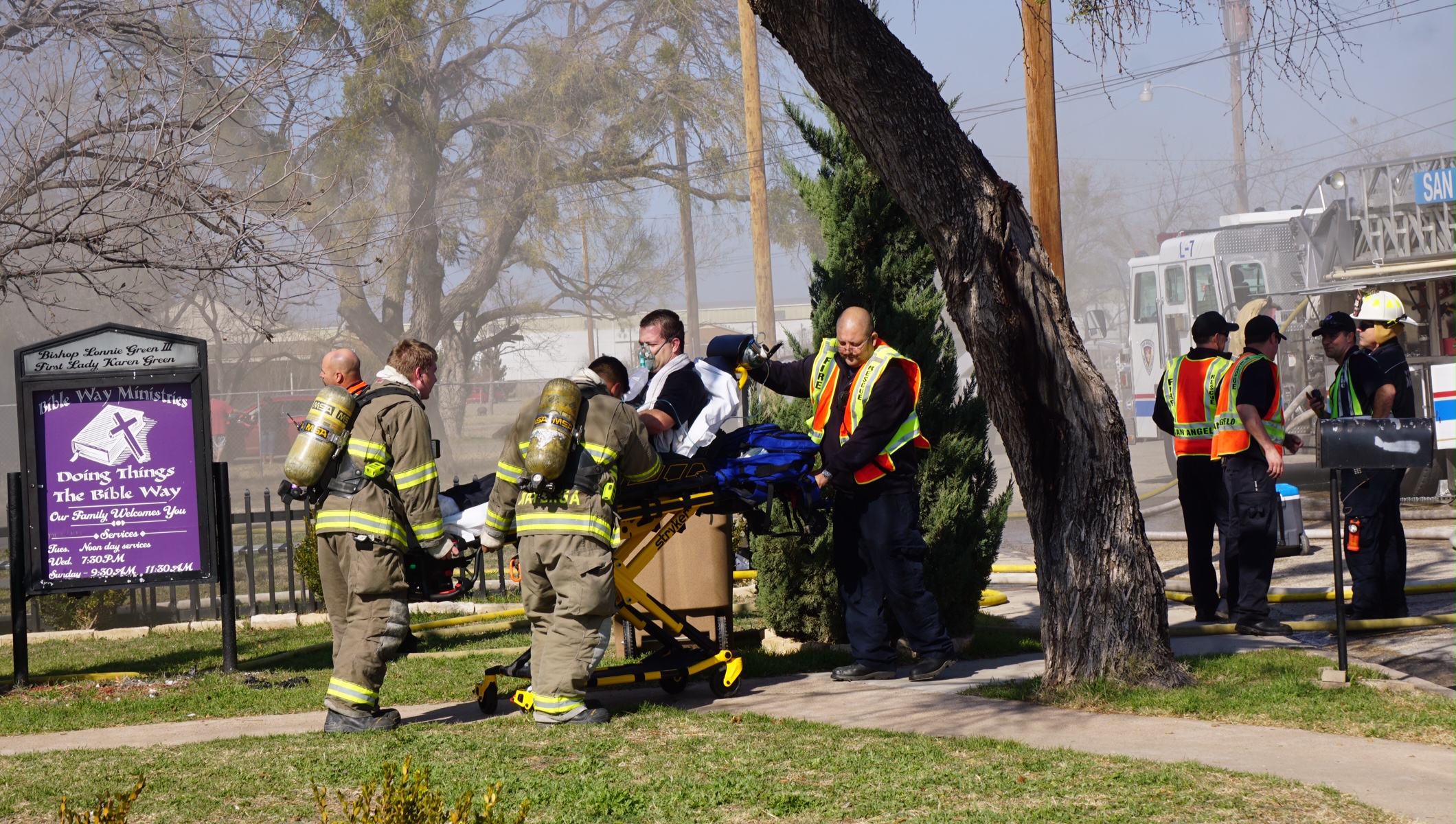 Fire on Shelton St. (LIVE! Photo/John Basquez) Fire on Shelton St. (LIVE! Photo/John Basquez)