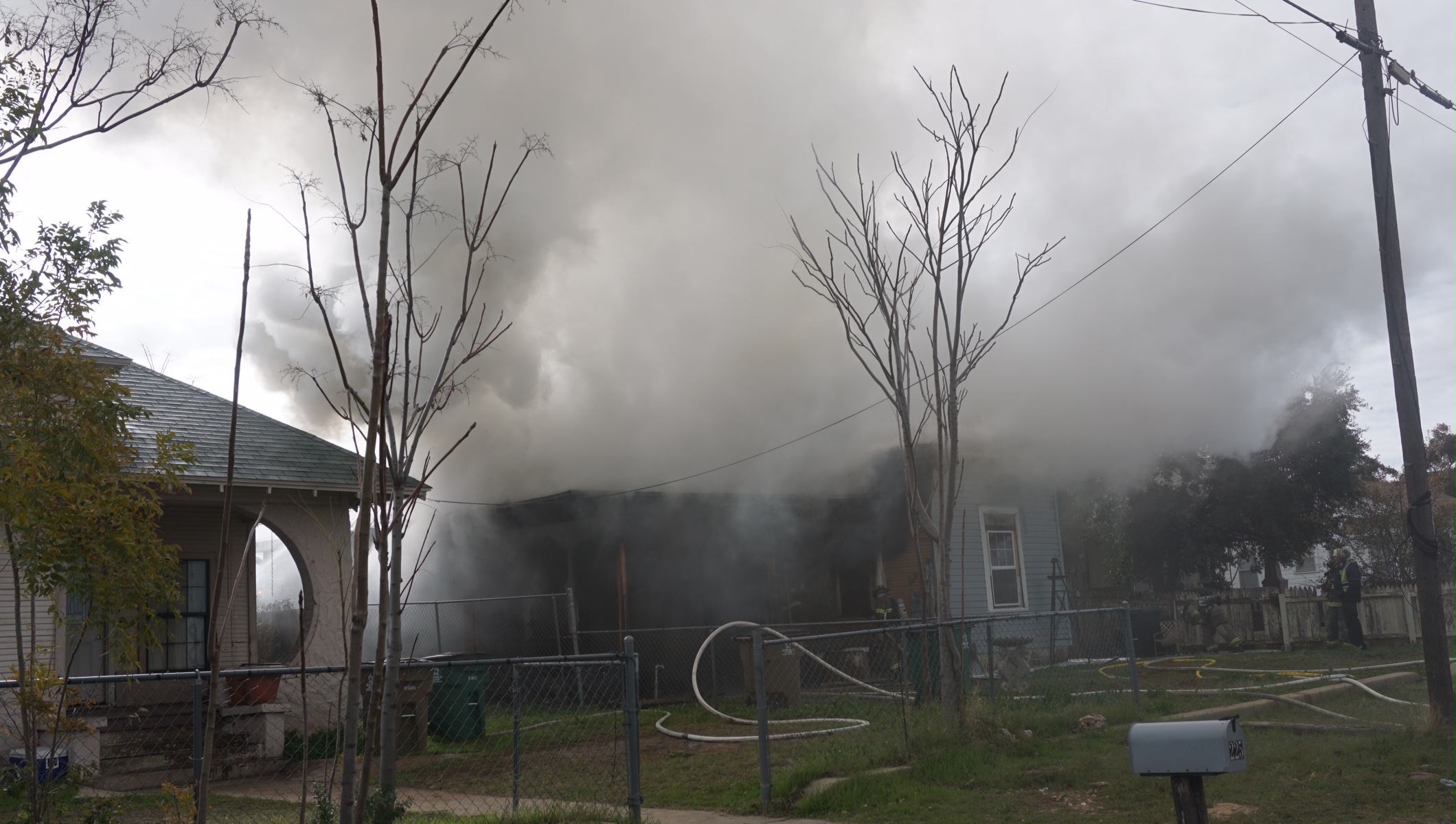 Fire on Allen Street (LIVE! Photo/John Basquez)