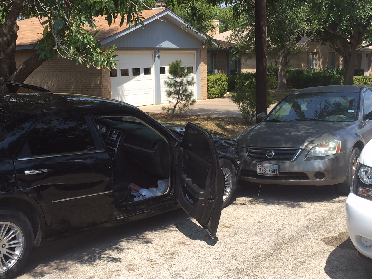 After crashing into two vehicles on Idaho St., Enrico Valdez led SAPD and U.S. Marshal's in a brief clip chase.(LIVE! Photo\John Basquez) After crashing into two vehicles on Idaho St., Enrico Valdez led SAPD and U.S. Marshal's in a brief foot chase.(LIVE! Photo\John Basquez)