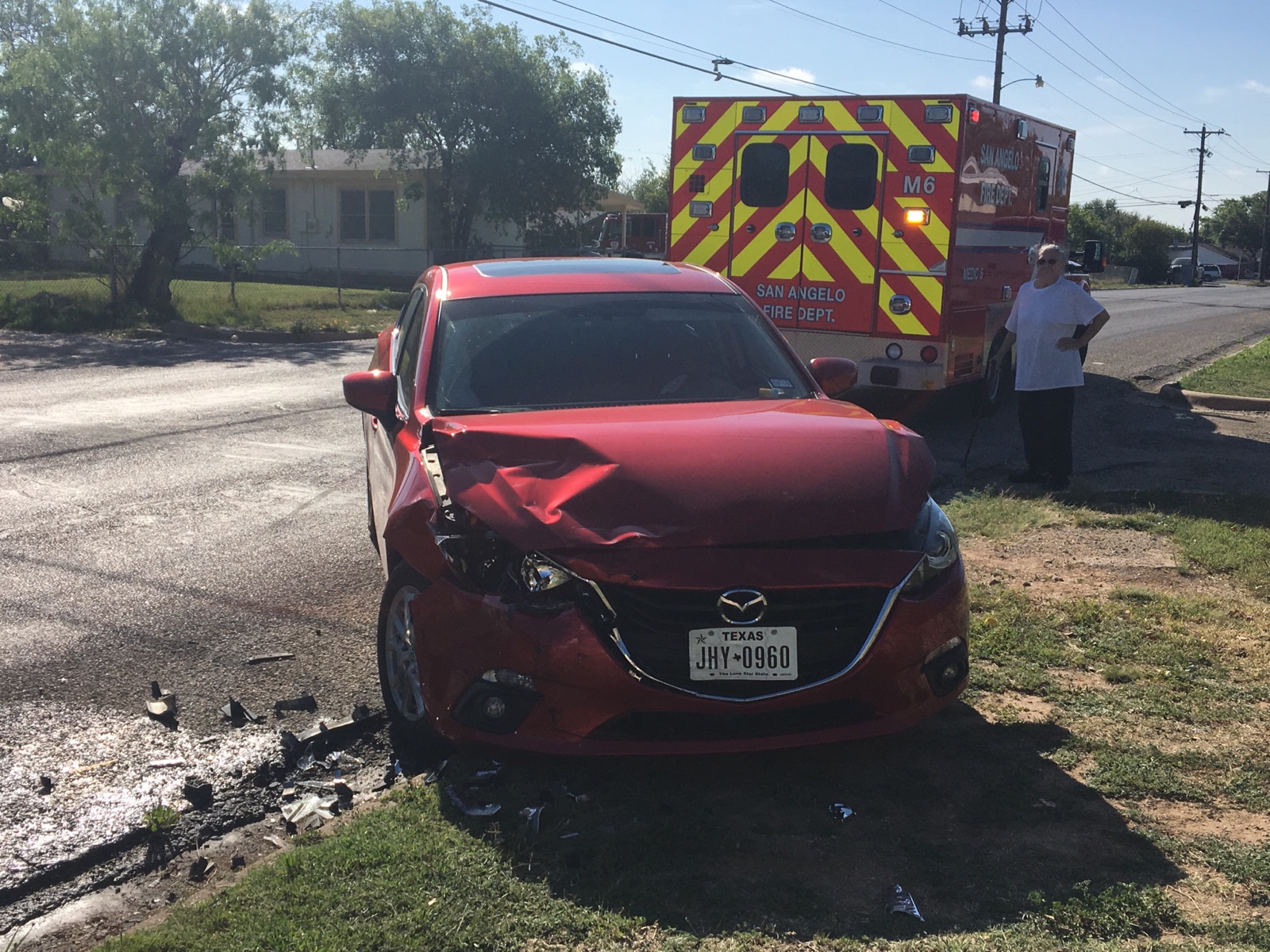Crash on Howard and Chapman Streets (LIVE! Photo/Cameron Niblock)