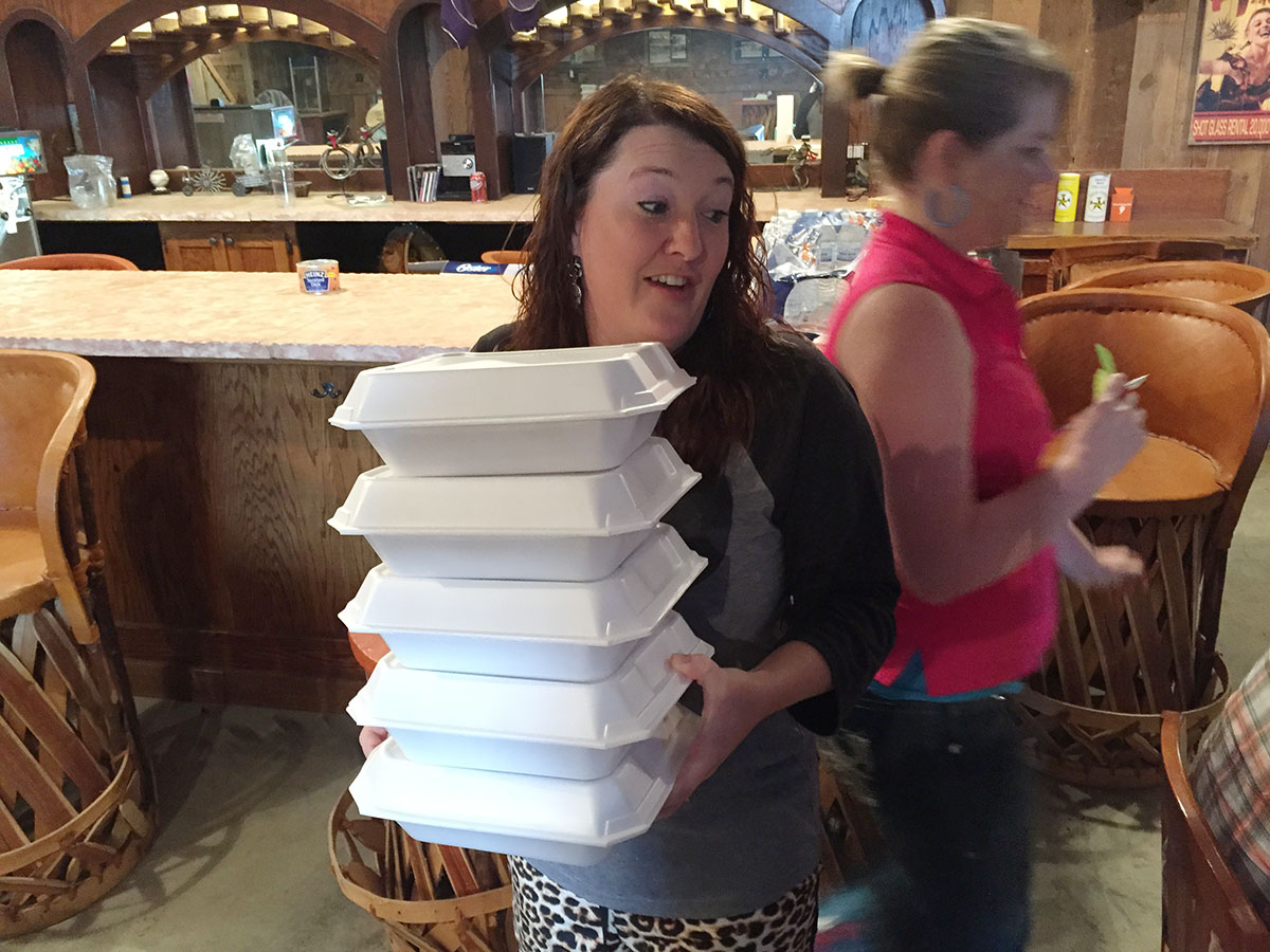 Laci Jo Walter passes out the ribs to be tasted and judged. Tara O&amp;#039;Donnell is in the background. (LIVE! Photo/Joe Hyde)