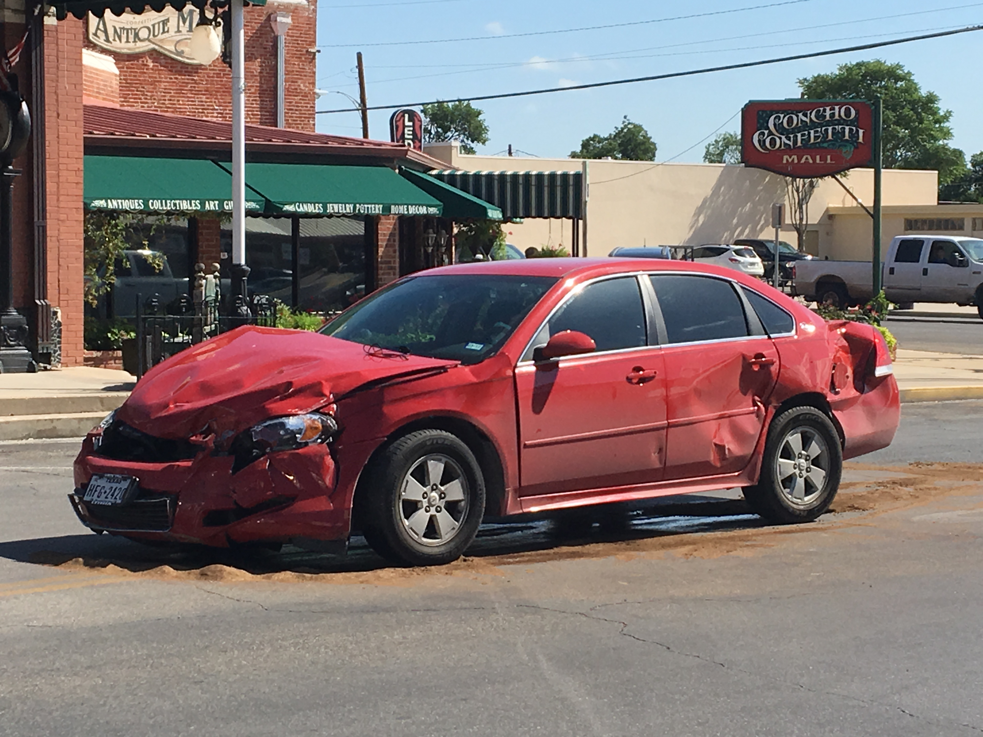 Crash on Concho and Oakes Streets (LIVE! Photo/Cameron Niblock) Crash on Concho and Oakes Streets (LIVE! Photo/Cameron Niblock)