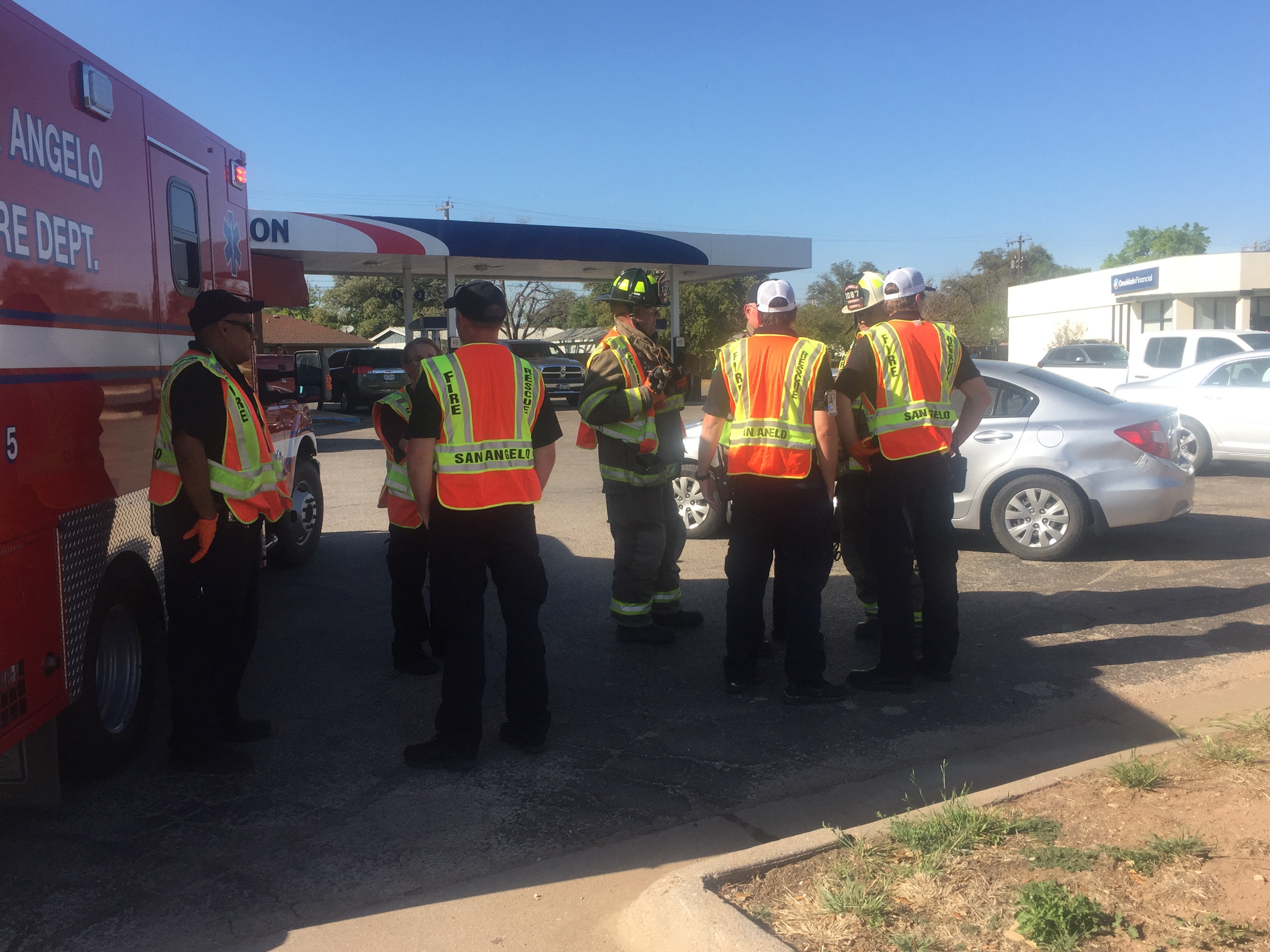 Crash on Sherwood and Oxford (LIVE! Photo/Megan Holmquest)