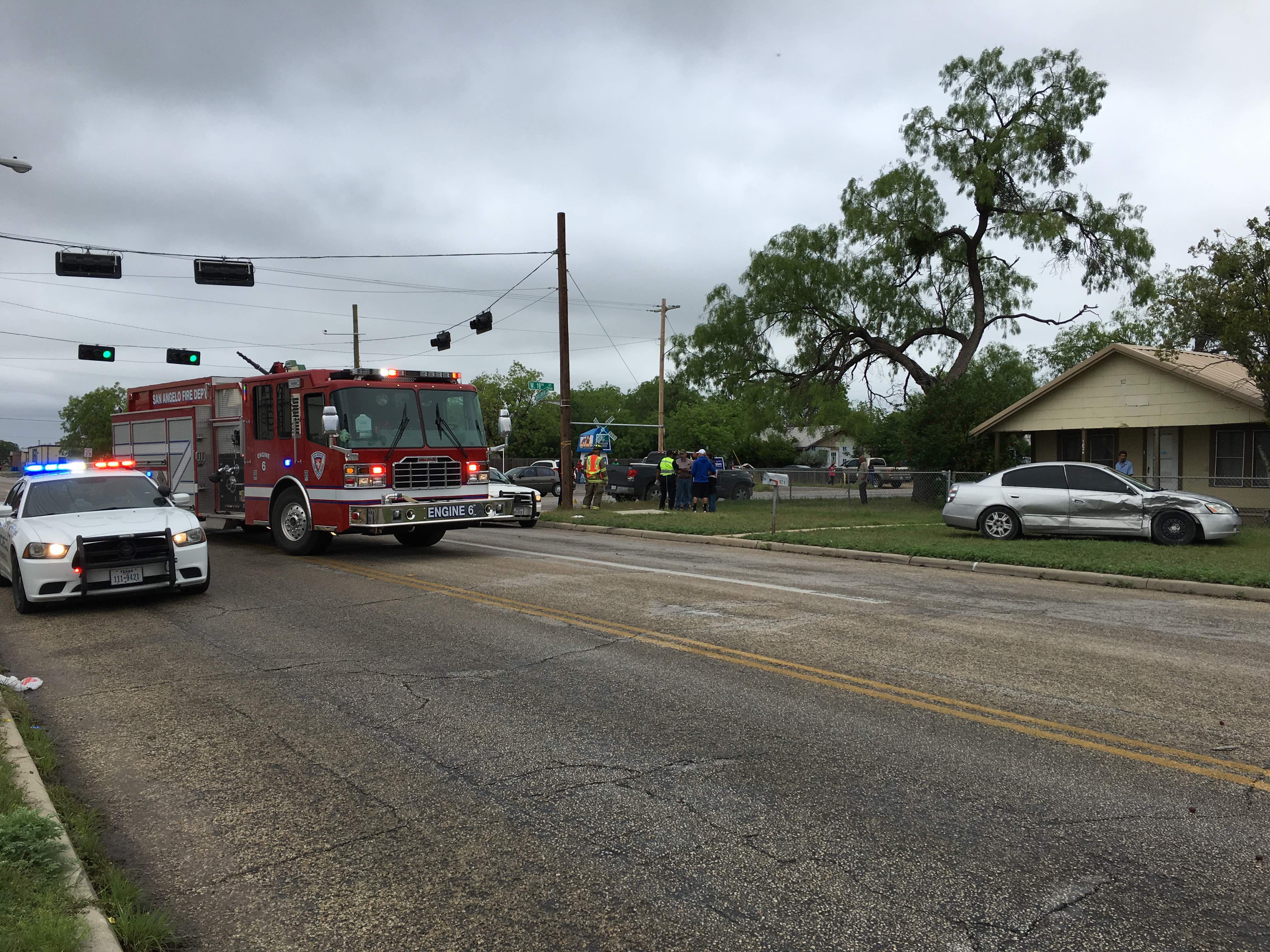 Crash on 19th and MLK BLVD. (LIVE! Photo/Stephanie Lindgren) Crash on 19th and MLK BLVD. (LIVE! Photo/Stephanie Lindgren)