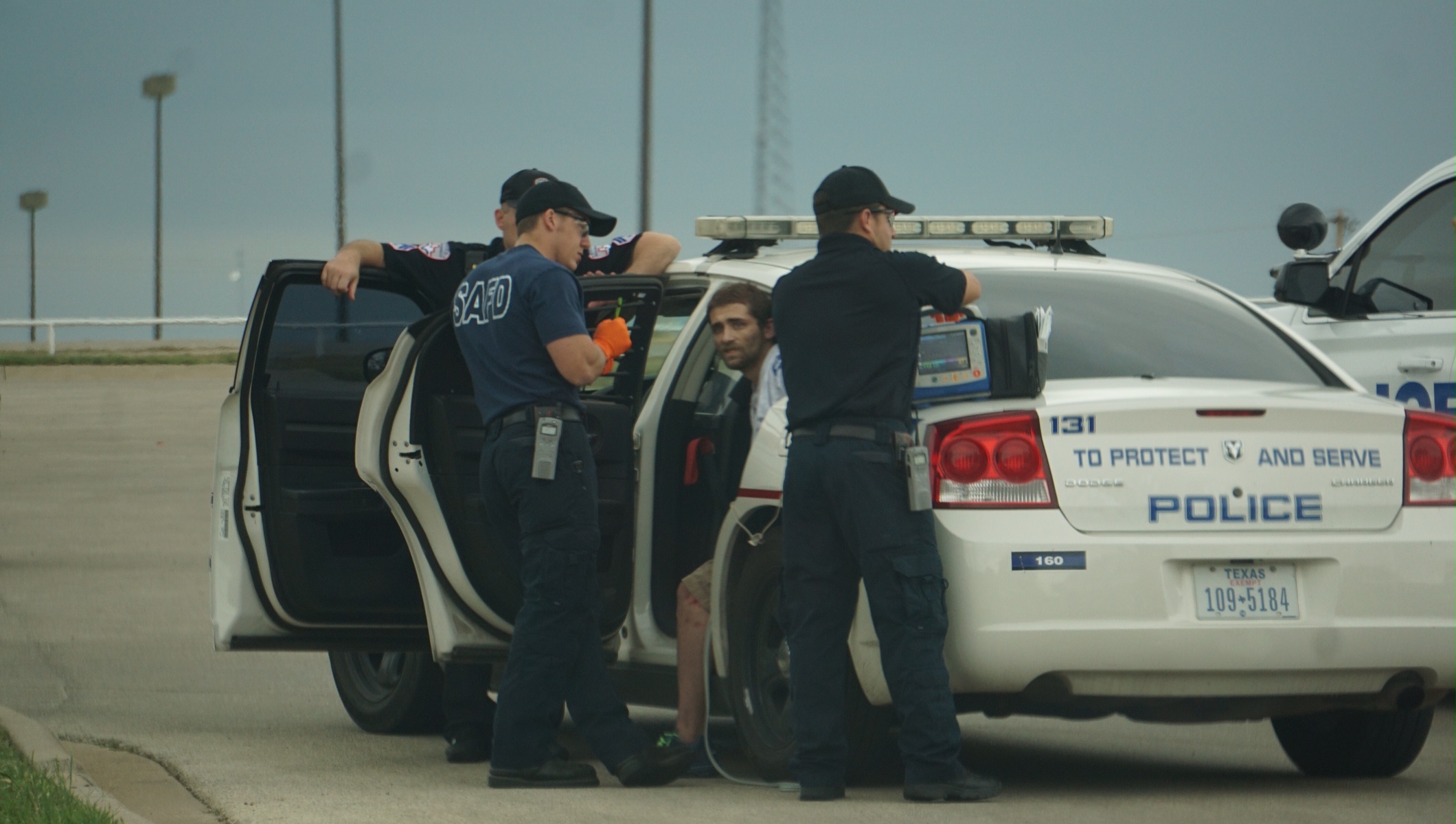 Police taser and arrest a San Angelo man who resisted arrest Sunday evening. (LIVE! Photo/John Basquez) Police taser and arrest a San Angelo man who resisted arrest Sunday evening. (LIVE! Photo/John Basquez)