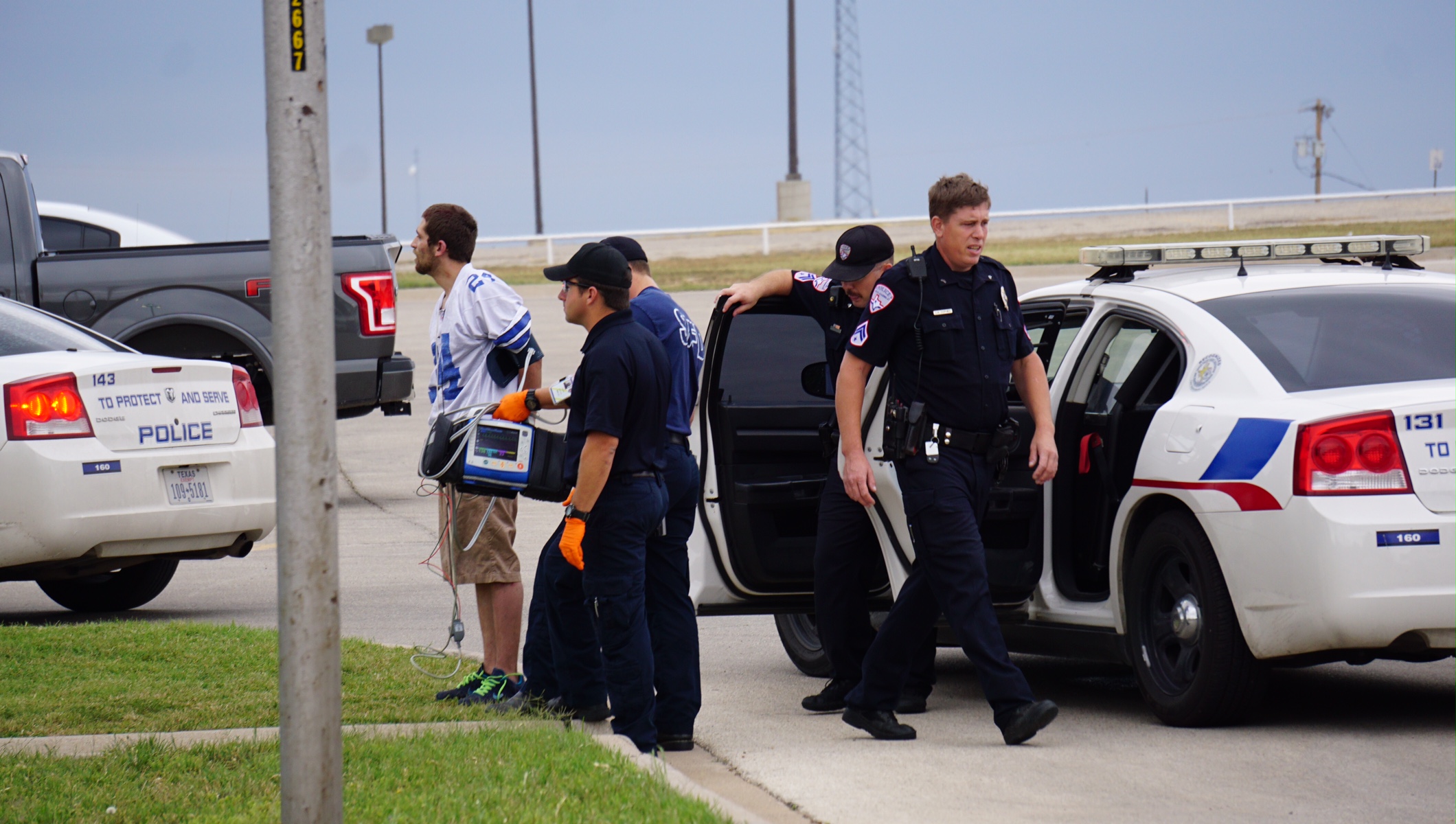Police taser and arrest a San Angelo man who resisted arrest Sunday evening. (LIVE! Photo/John Basquez) Police taser and arrest a San Angelo man who resisted arrest Sunday evening. (LIVE! Photo/John Basquez)