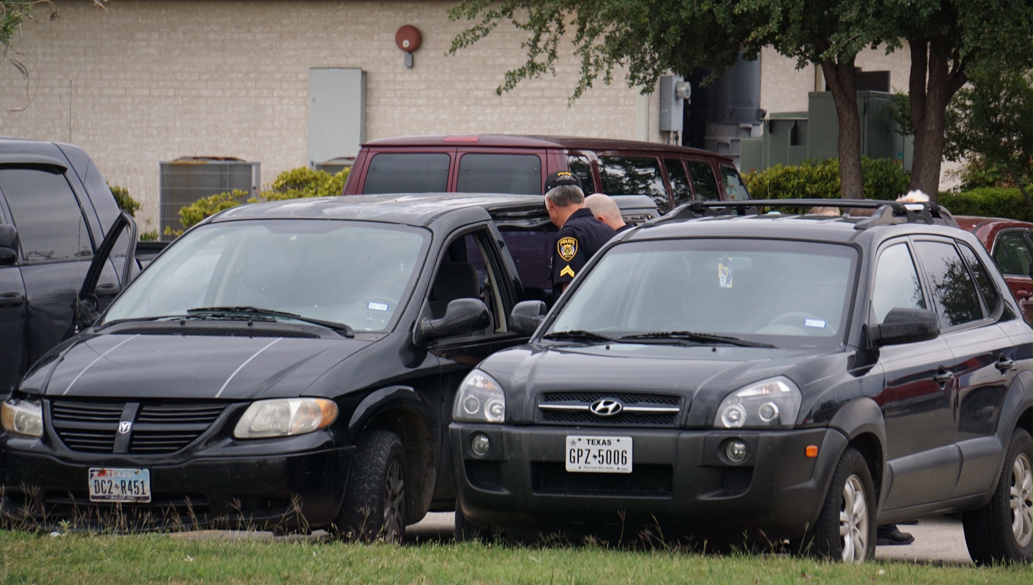 Police taser and arrest a San Angelo man who resisted arrest Sunday evening. (LIVE! Photo/John Basquez) Police taser and arrest a San Angelo man who resisted arrest Sunday evening. (LIVE! Photo/John Basquez)