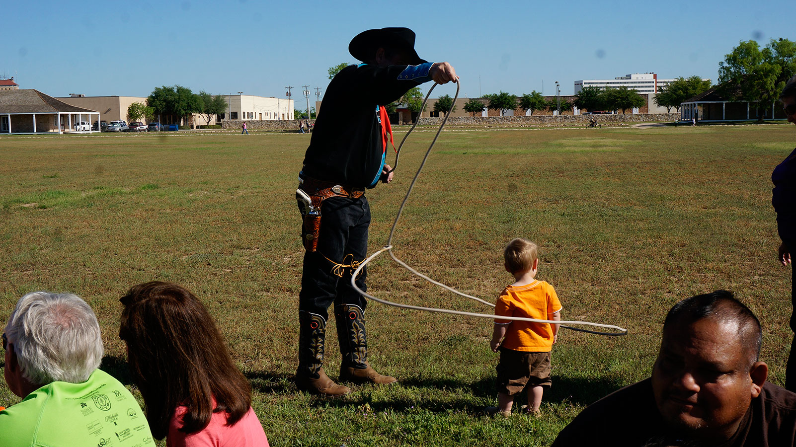 Roping a toddler. (LIVE! Photo/Amanda Henson)