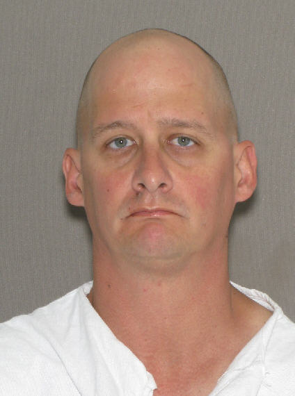 Sean Guetlein is wanted for felony theft and blue warrants. (Photo/TDCJ) Sean Guetlein is wanted for felony theft and blue warrants. (Photo/TDCJ)