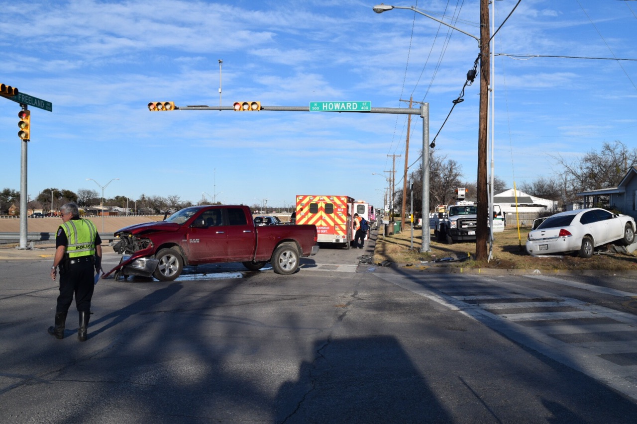 Crash on Howard and Freeland (LIVE! Photo/Cameron Niblock)