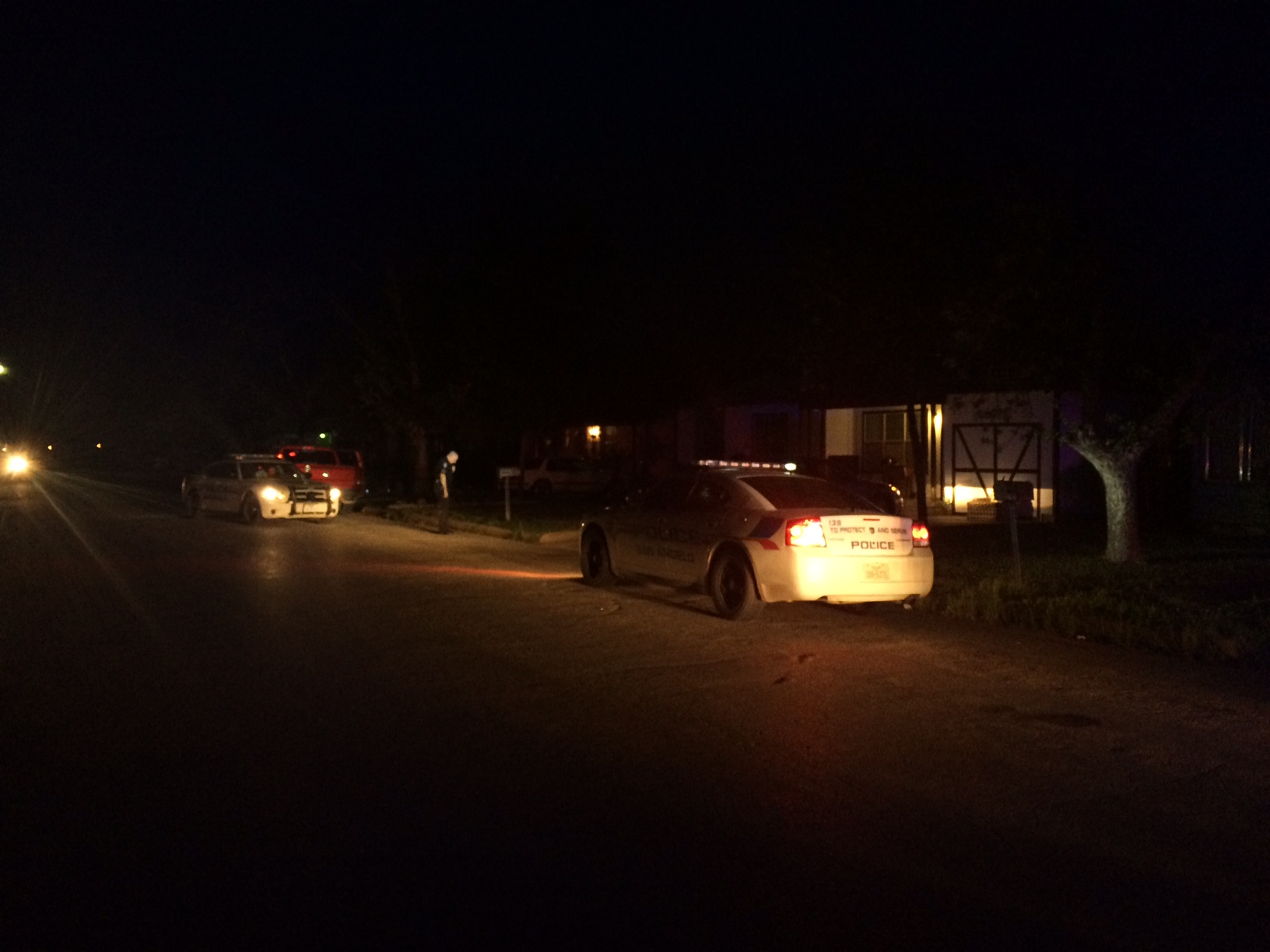 Man stabbed by woman in the 700 block of Macann St. on Apr. 11, 2015. (LIVE! Photo/John Basquez) Man stabbed by woman in the 700 block of Macann St. on Apr. 11, 2015. (LIVE! Photo/John Basquez)