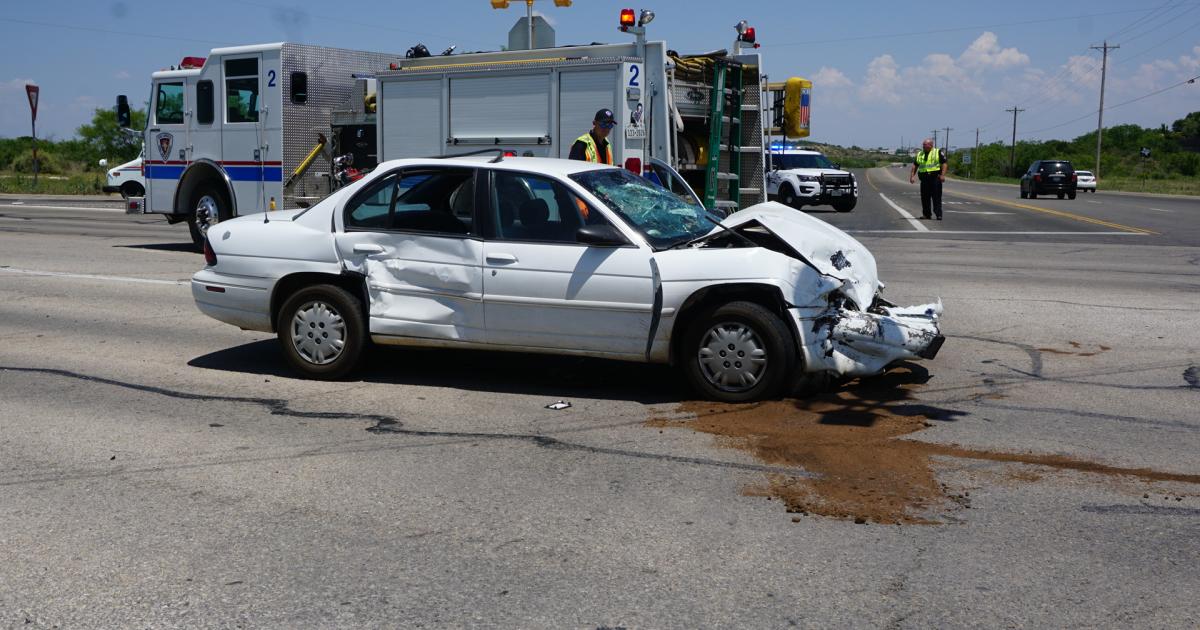 Another Crash on Arden Road (LIVE! Photo/Zoey Hanrahan) Another Crash on Arden Road (LIVE! Photo/Zoey Hanrahan)