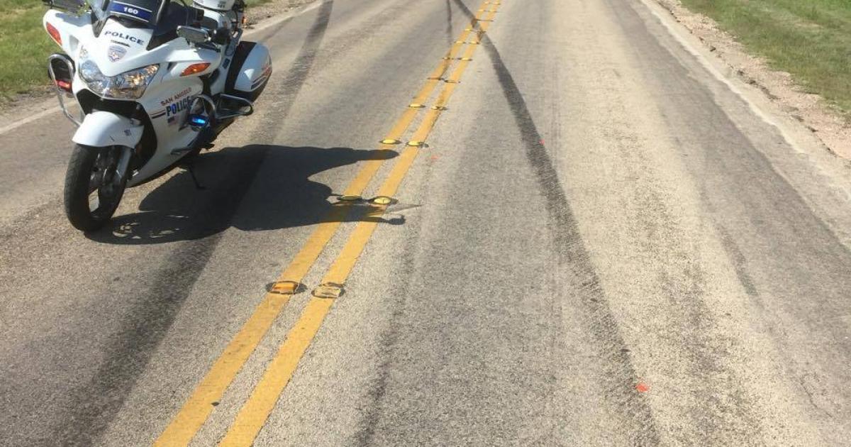 Crash on Foster Road. (LIVE! Photo/Stephanie Lindgren)