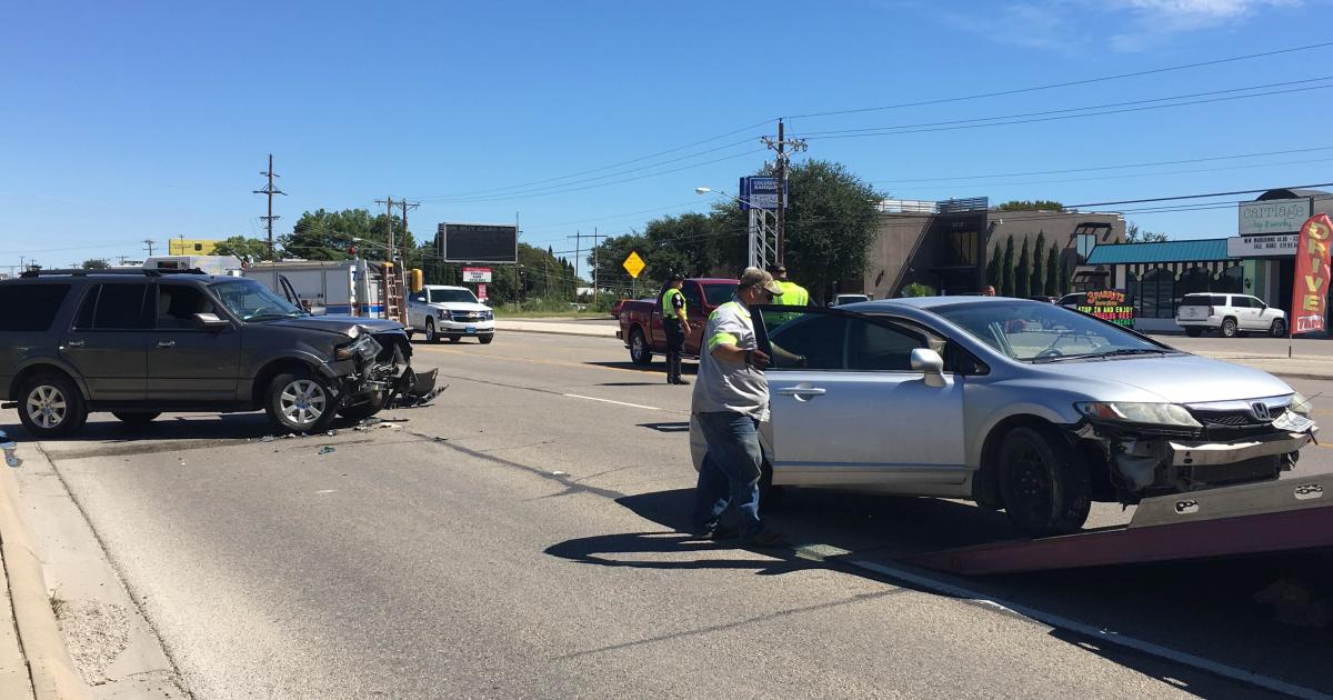 Accident on 3000blk of Knickerbocker (LIVE photo: Stephanie Lindgren)