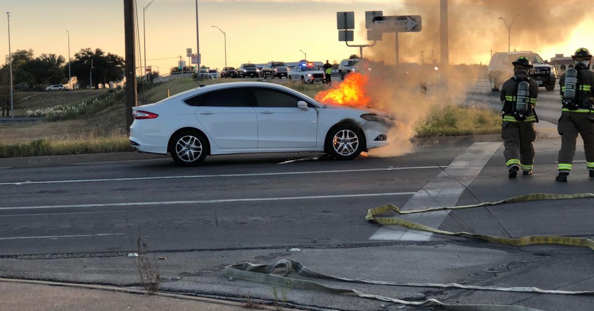 Fiery inferno on Loop 306. (LIVE! Photo/John Basquez) Fiery inferno on Loop 306. (LIVE! Photo/John Basquez)
