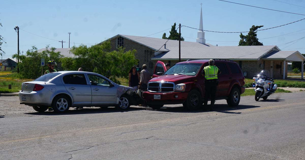 Crash on 21st St. and MLK (LIVE! Photo/Stephanie Lindgren) Crash on 21st St. and MLK (LIVE! Photo/Stephanie Lindgren)