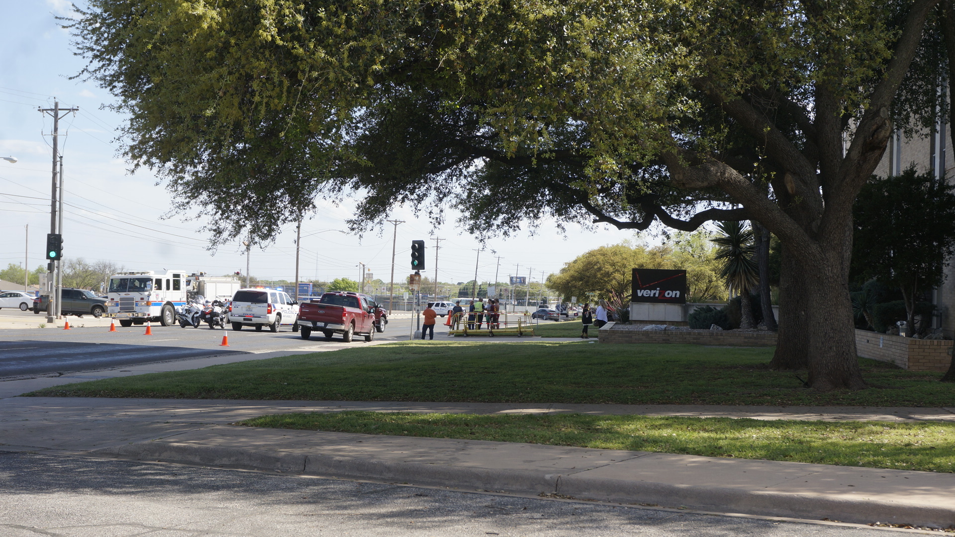 Crash in front of Verizon. (LIVE! Photo/Stephanie Lindgren) Crash in front of Verizon. (LIVE! Photo/Stephanie Lindgren)