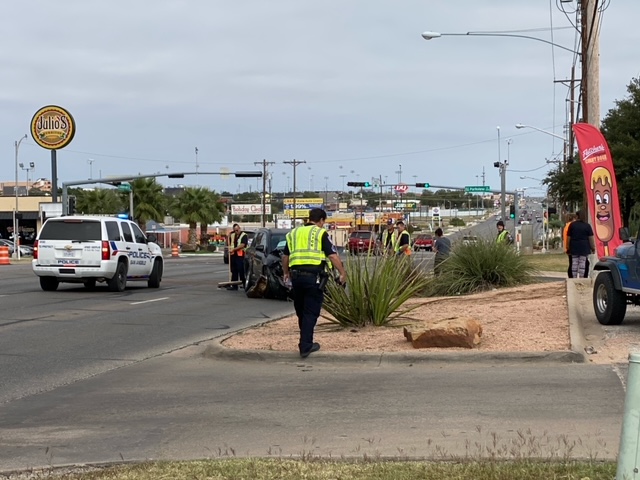 Crash on Knickerbocker and Parkview