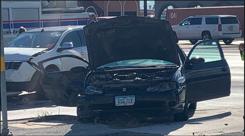 Crash at Intersection of Ave L &amp; Bryant Blvd (Live Photo/ Matt Trammell)