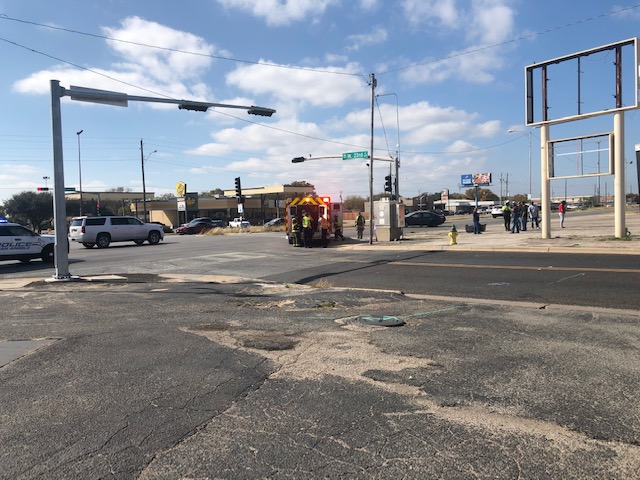 Crash 23rd St. at N. Bryant Blvd. (LIVE! Photo/Sonia Ramirez)