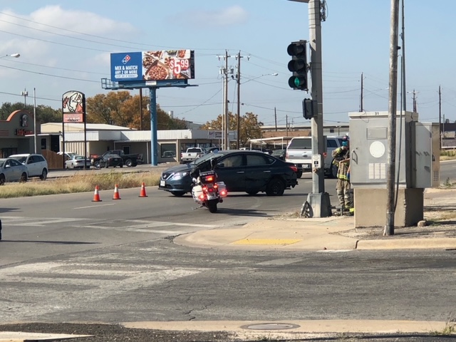 Crash 23rd St. at N. Bryant Blvd. (LIVE! Photo/Sonia Ramirez)