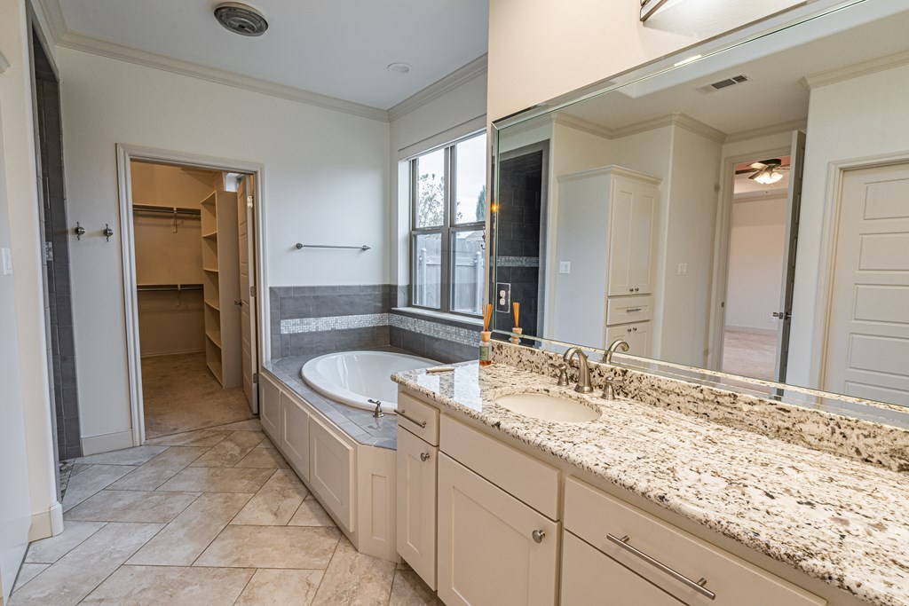 1938 Overhill Dr, San Angelo, TX 76904