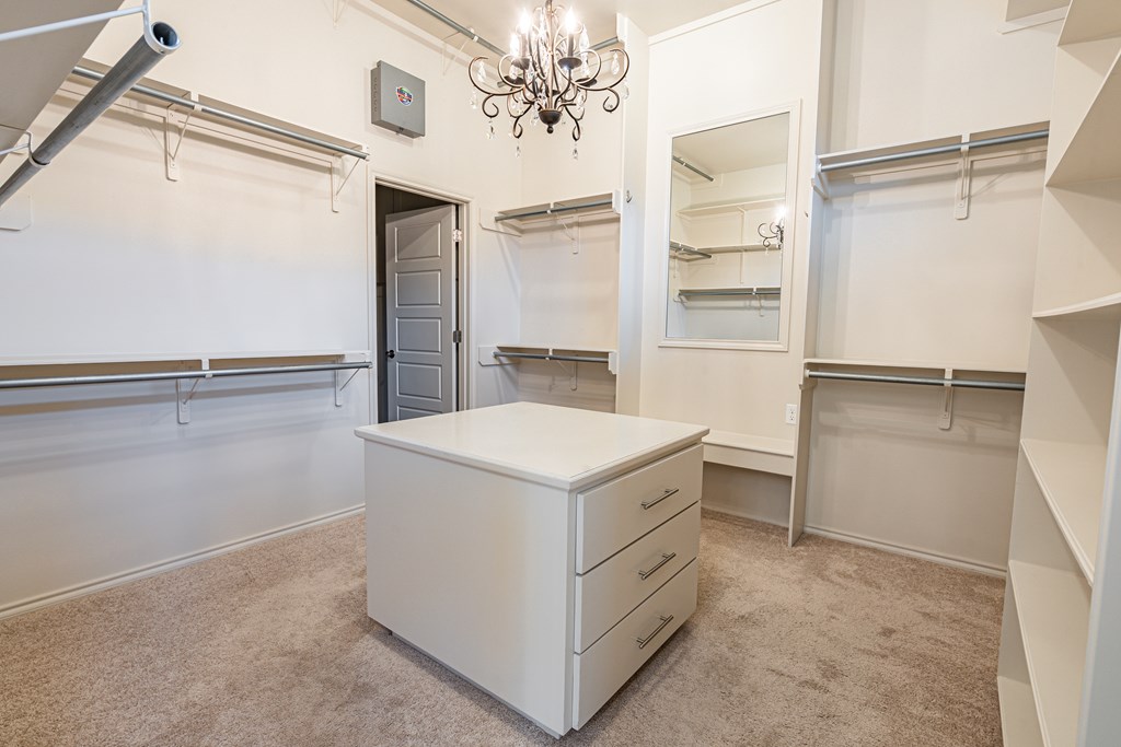 1938 Overhill Dr, San Angelo, TX 76904