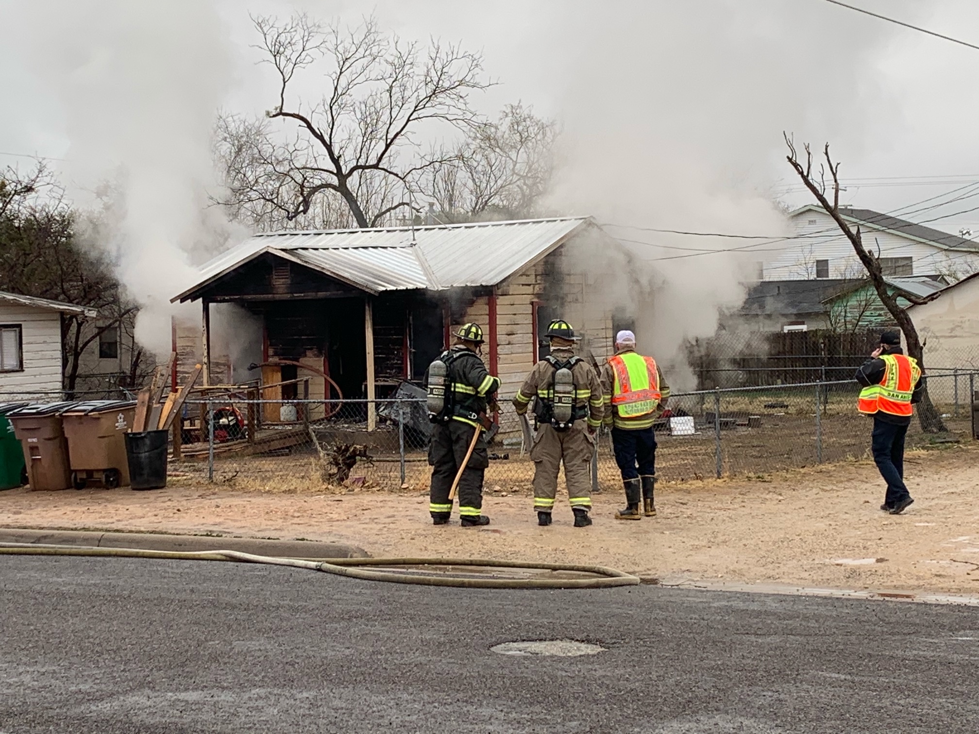 House Fire on 17 and a half Street (LIVE! Photo/Matt Trammell) House Fire on 17 and a half Street (LIVE! Photo/Matt Trammell)