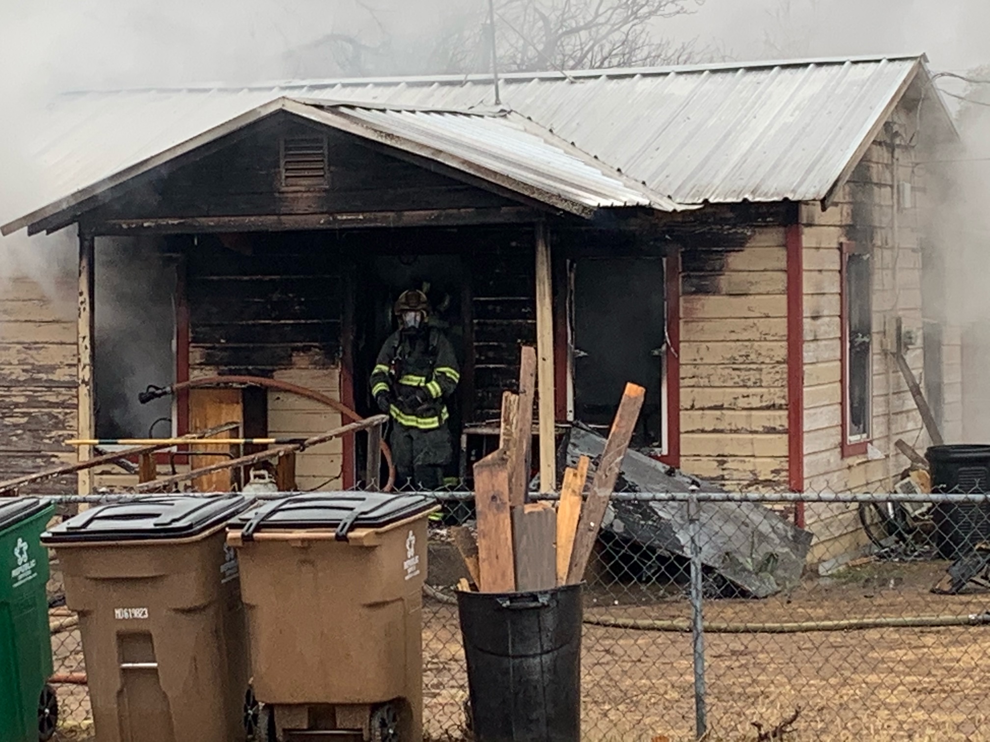 House Fire on 17 and a half Street (LIVE! Photo/Matt Trammell) House Fire on 17 and a half Street (LIVE! Photo/Matt Trammell)