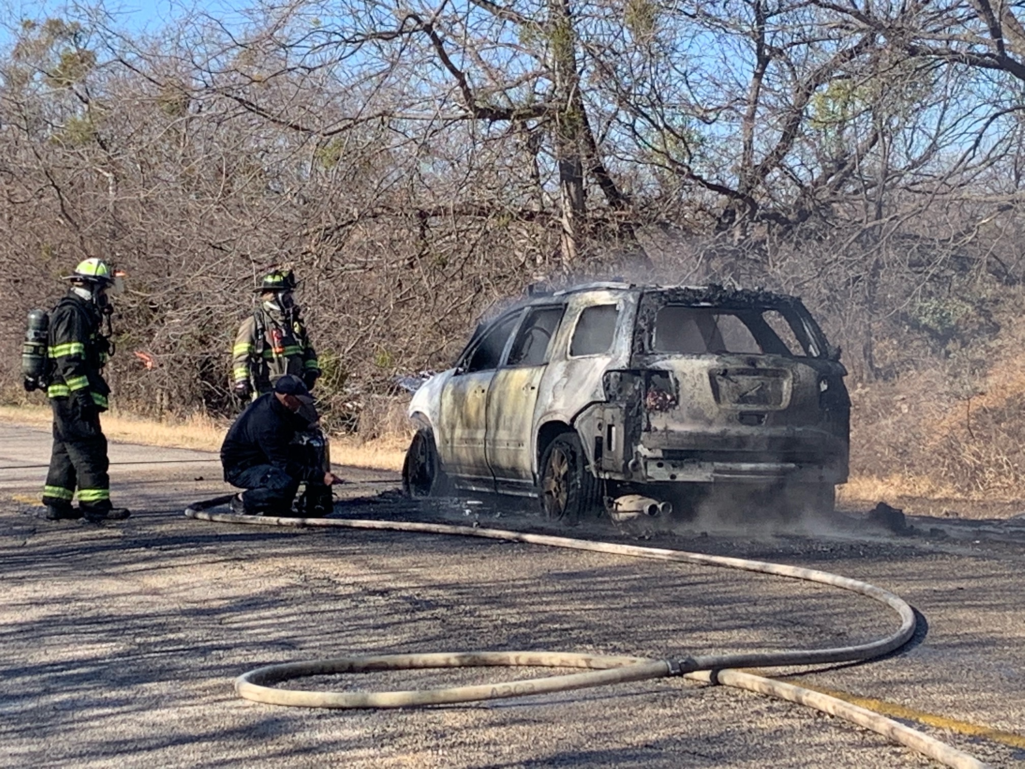 SUV Destroyed in Roadside Fire (LIVE! Photo/Matt Trammell)