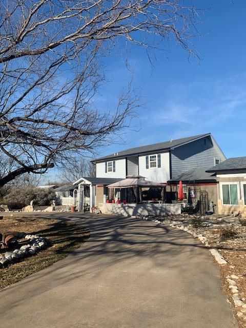 2062 Country Club Est Circle, San Angelo, TX 76904