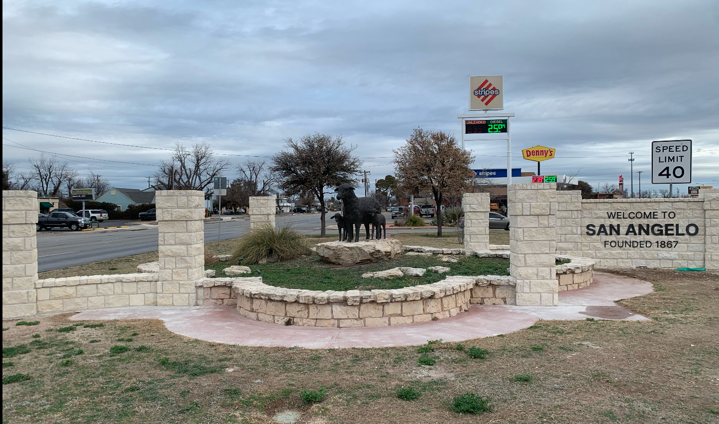 Welcome to San Angelo Signs at S. Bryant and W. Ave. J