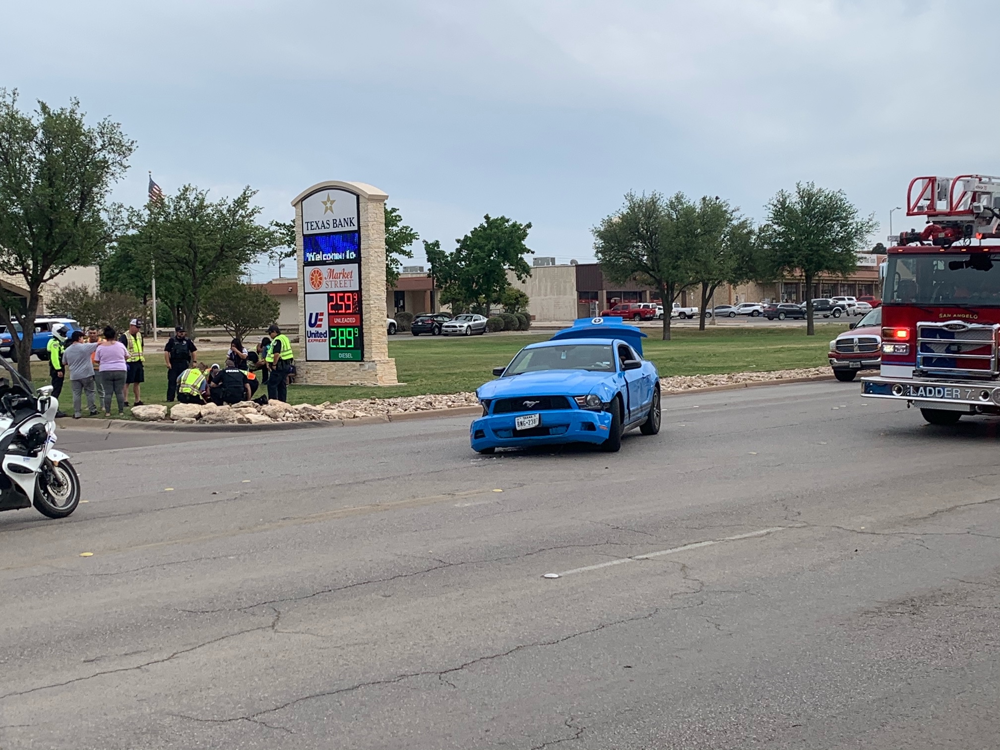 Boy Bloodied and Hospitalized After No Seatbelt Crash (LIVE! Photo/Matt Trammell)