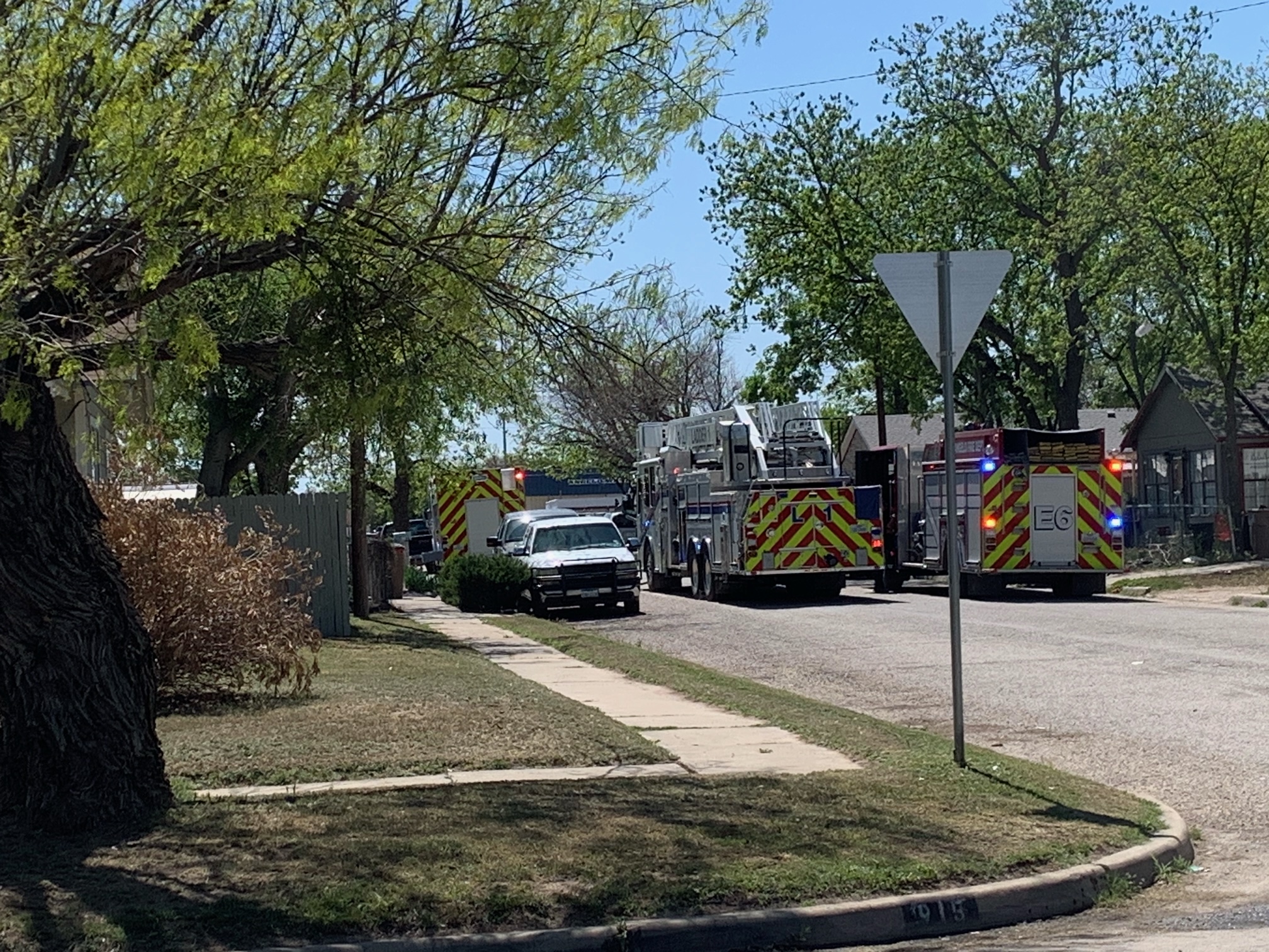 Vehicle Fire on the Northside (LIVE! Photo/Matt Trammell)