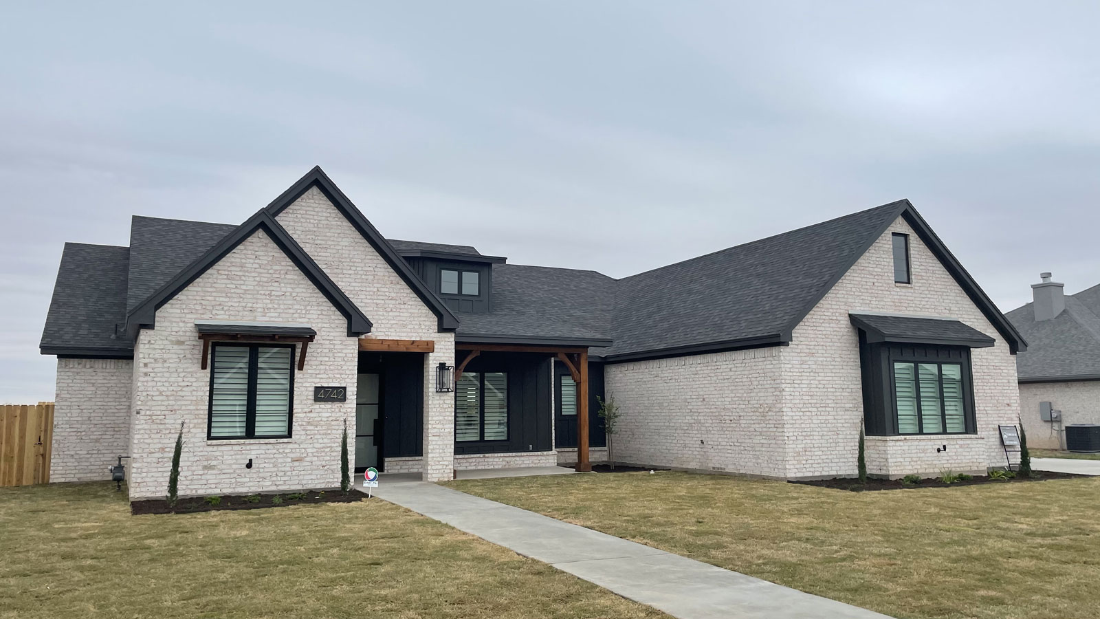 Circle M Custom Homes presents that 4/3 with 2734 sf at 4742 Karsten Creek in Bentwood.