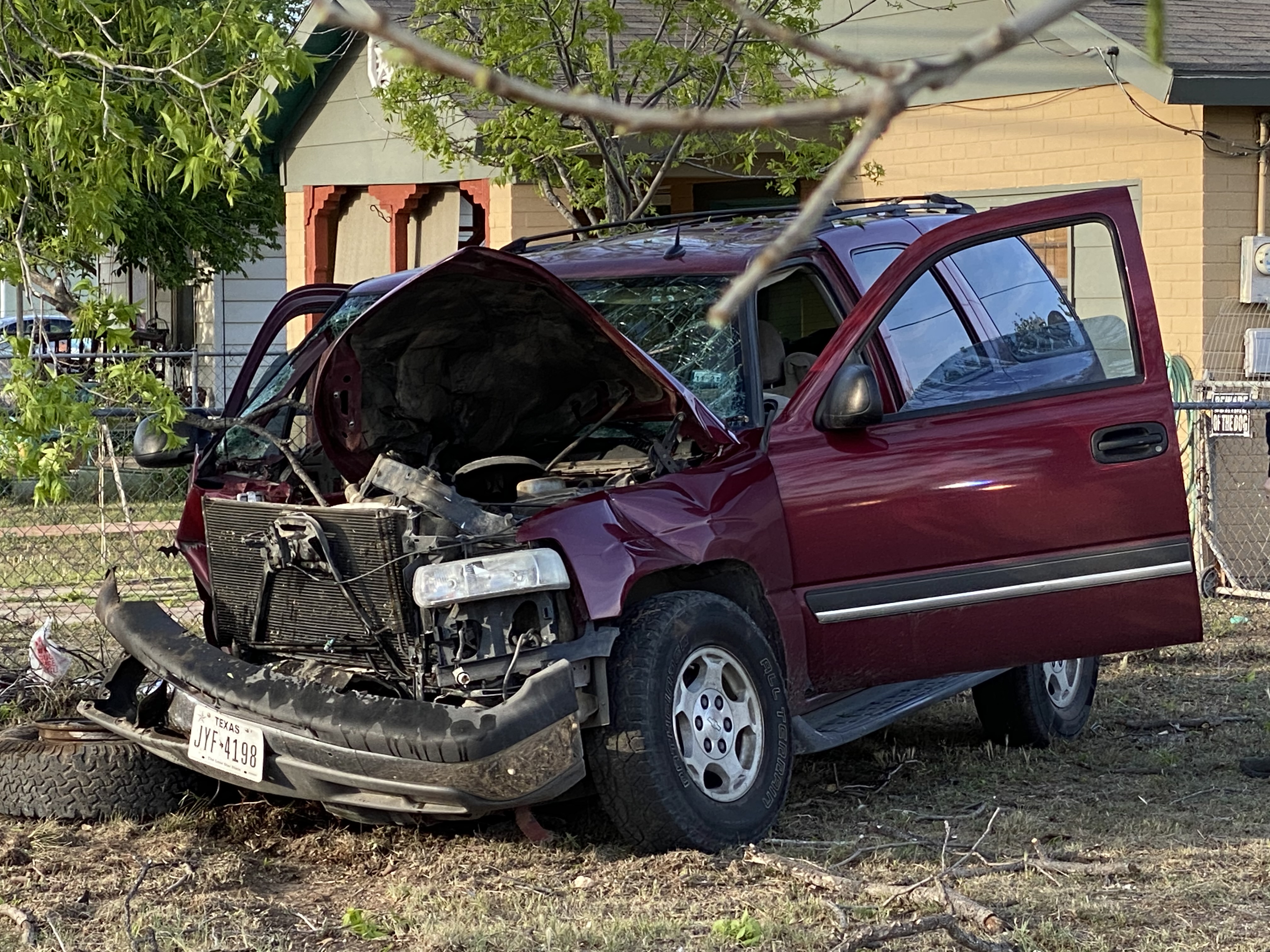 Crash Into Tree 19th and Armstrong