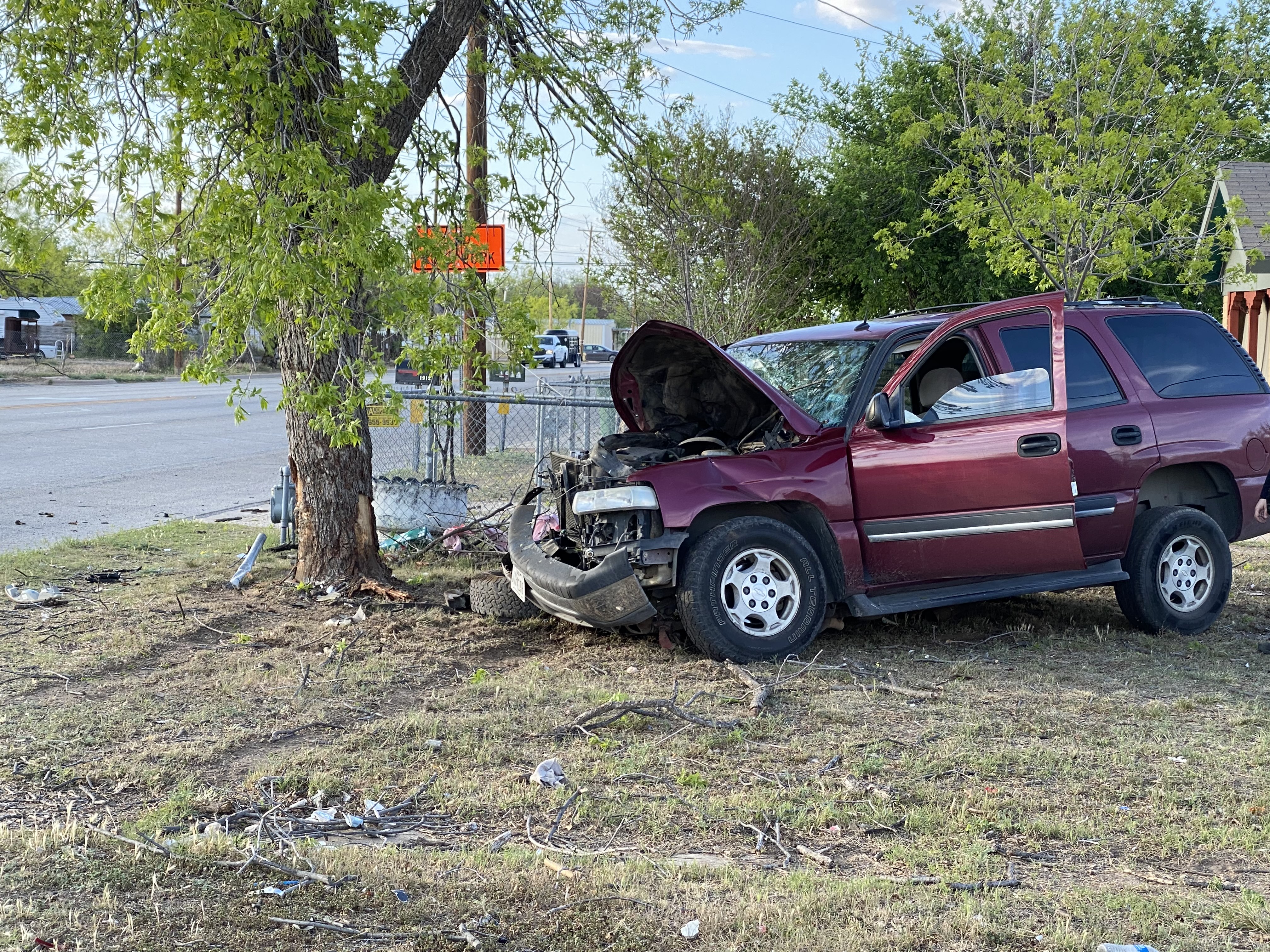 Crash Into Tree 19th and Armstrong
