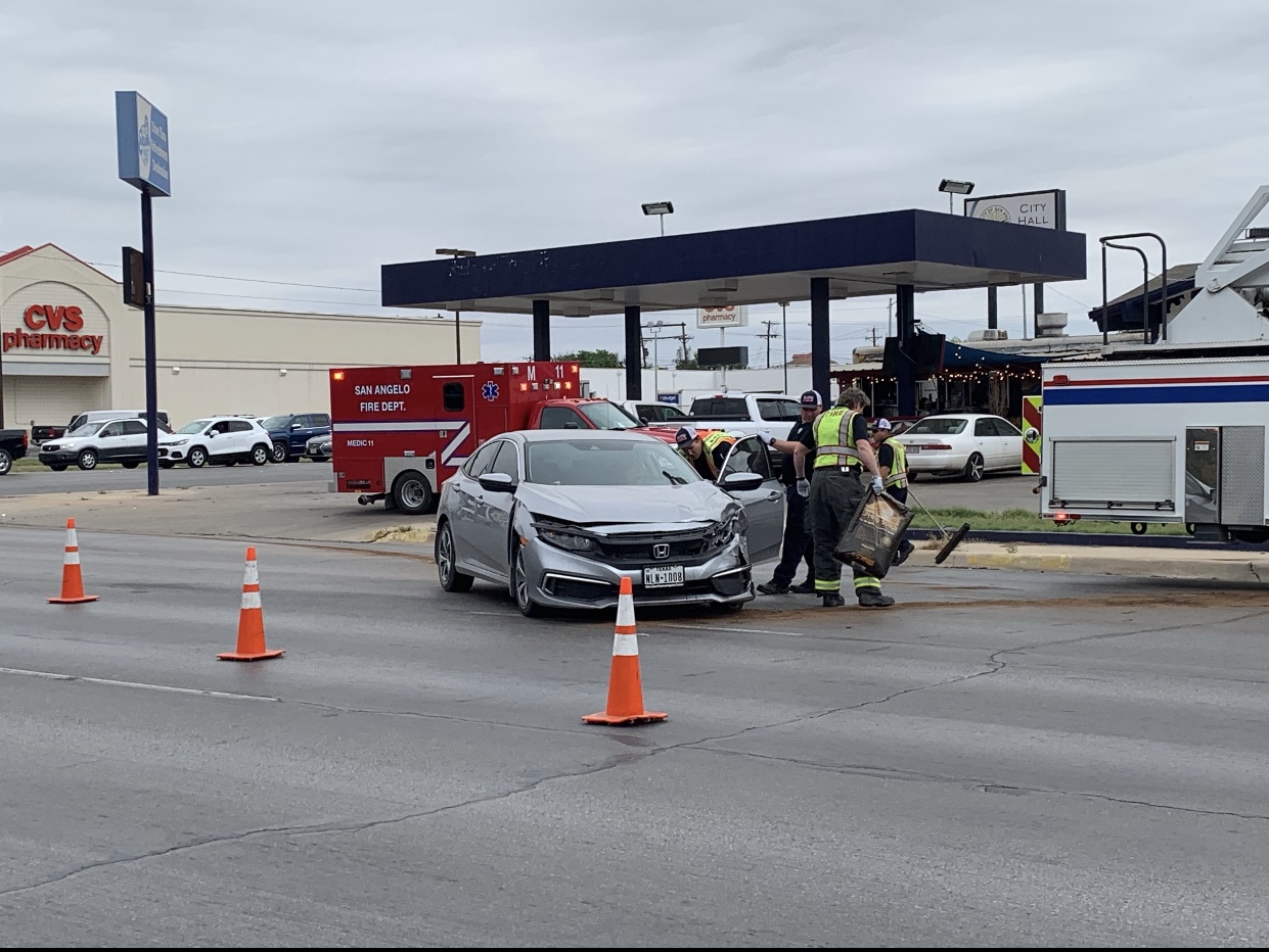 Crash at Abe and Beauregard
