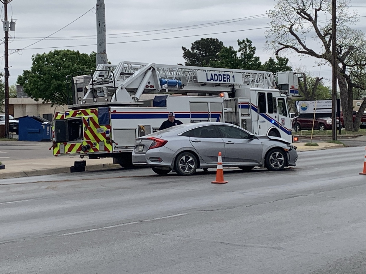 Crash at Abe and Beauregard