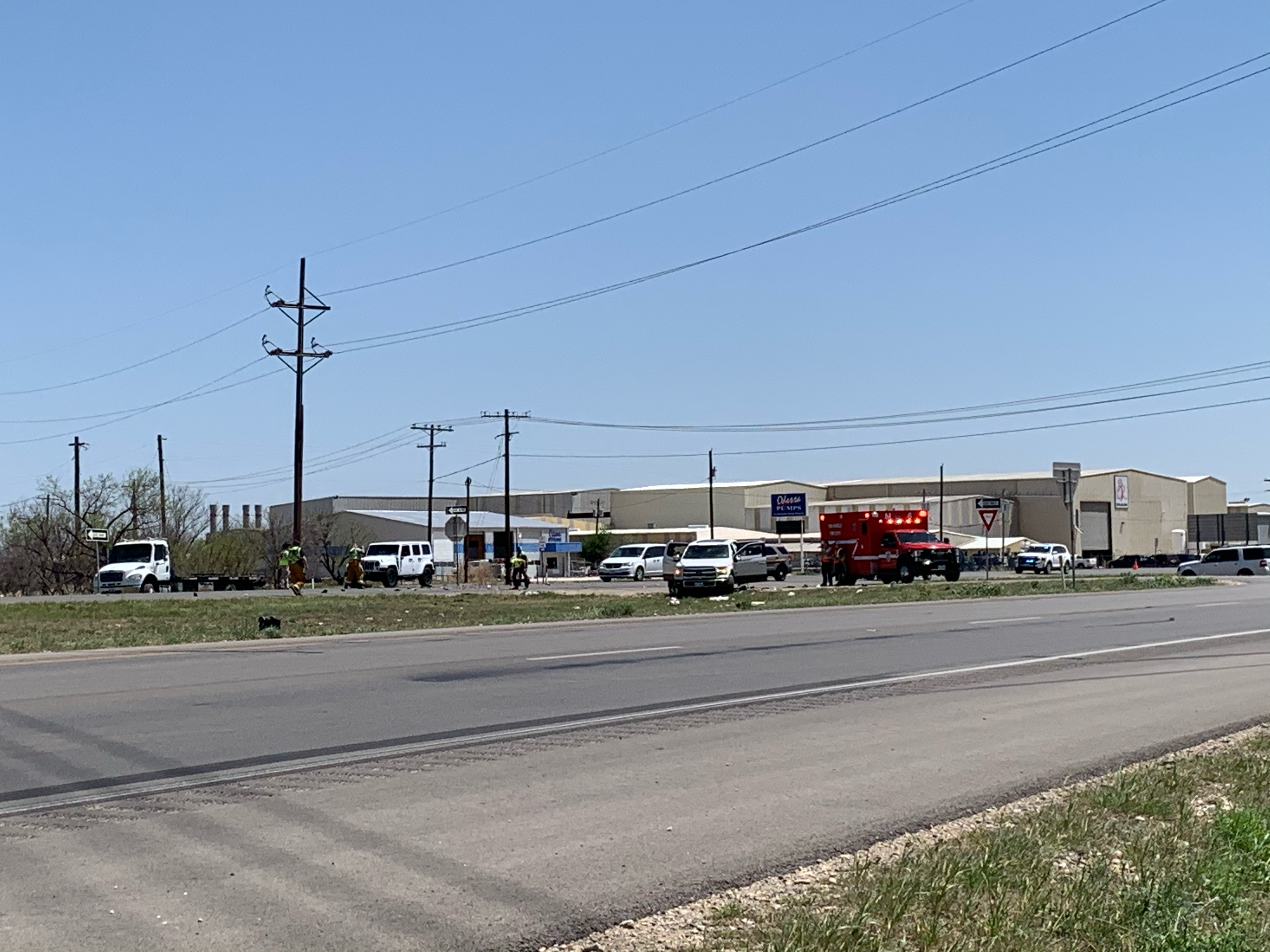 Crash on Grape Creek Rd./US87 4/2021 (LIVE! Photo/Matt Trammell)